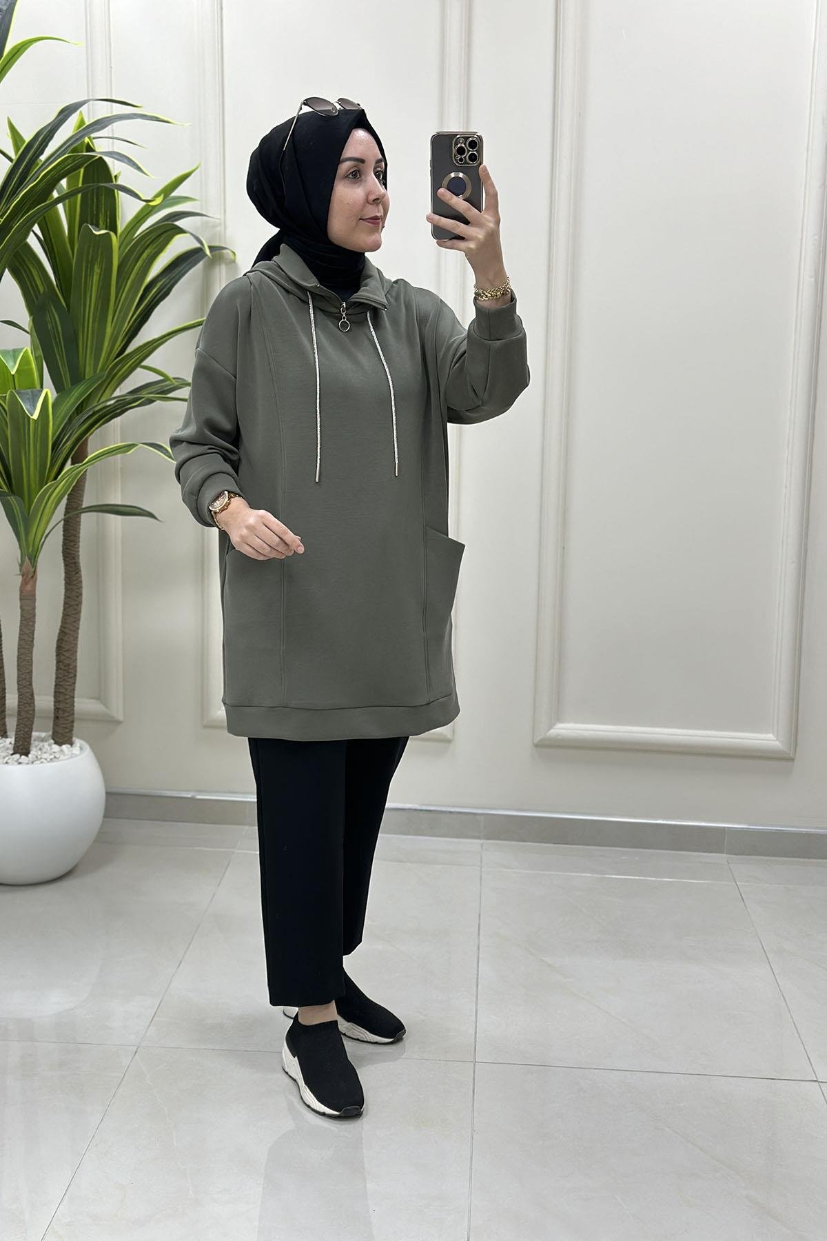 Tesettür Tunik ModelleriYaka Fermuarlı Taş İpli Önü Cepli Oysho Kadın Tunik Haki MSE 3069