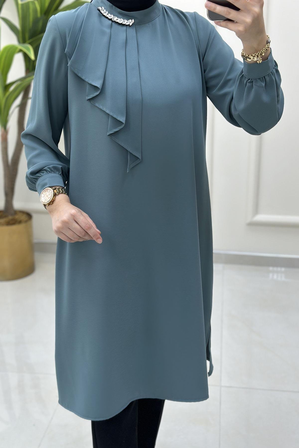 Tesettür Tunik ModelleriYaka Taş ve Pilise Detaylı Krep Kadın Tunik Mint Yeşili ALS 4718