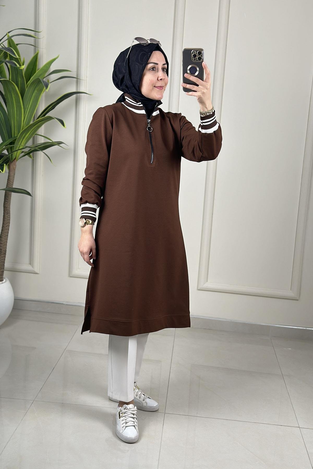 Tesettür Tunik ModelleriYaka ve Kol Ribanalı Fermuar Detaylı Kadın Tunik Kahverengi MP 2663