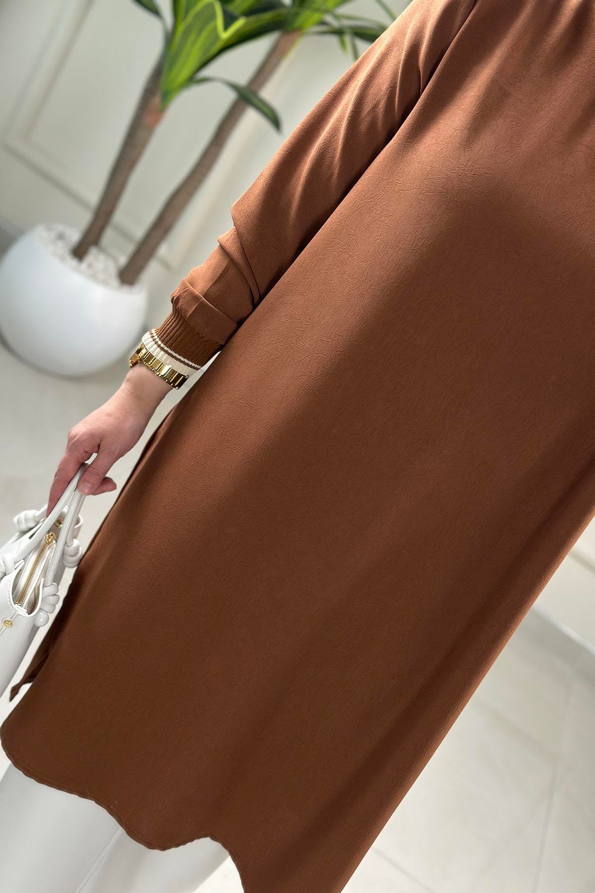 Tesettür Tunik ModelleriYaka ve Kol Ribanalı Renk Garnili Kadın Tunik Taba KADO 262642