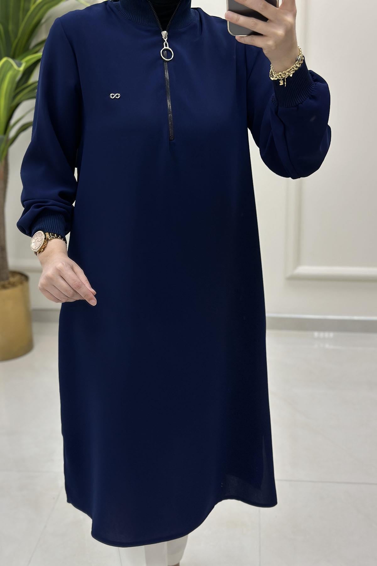 Tesettür Tunik ModelleriYaka ve Kol Ribanalı Yarım Fermuarlı Kadın Tunik Lacivert KADO 251591