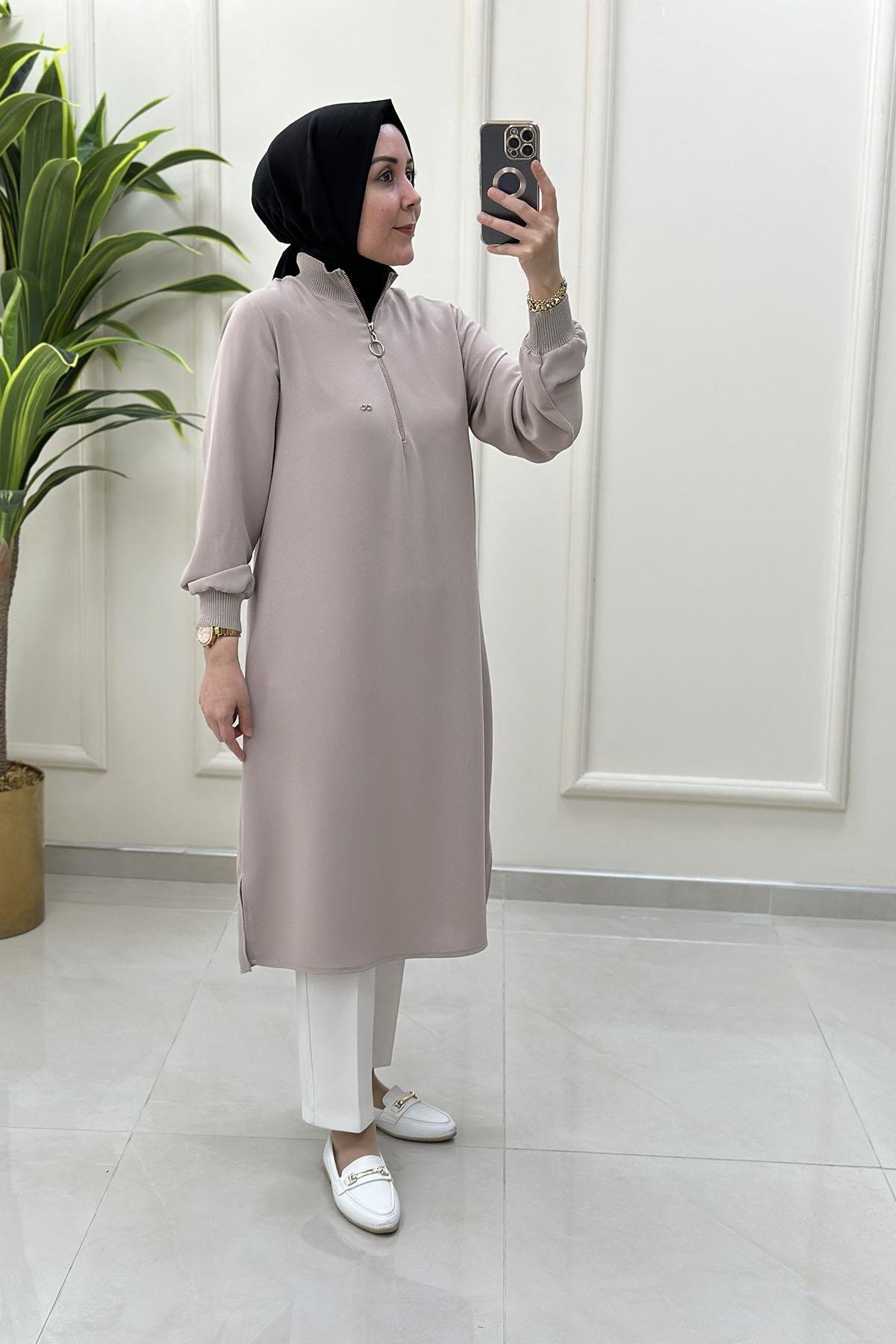 Tesettür Tunik ModelleriYaka ve Kol Ribanalı Yarım Fermuarlı Kadın Tunik Taş KADO 251591