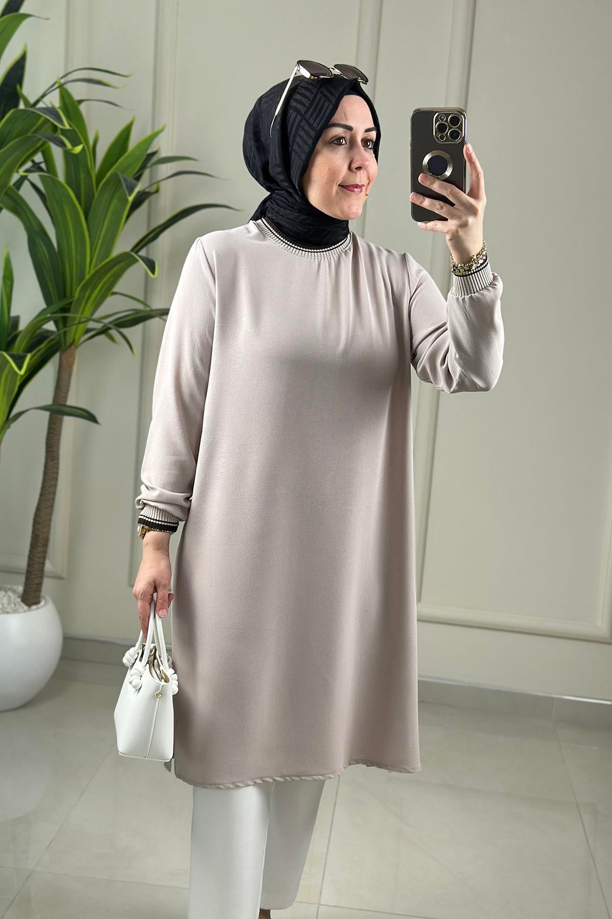 Tesettür Tunik ModelleriYaka ve Kol Ribanalı Renk Garnili Kadın Tunik Taş KADO 262642