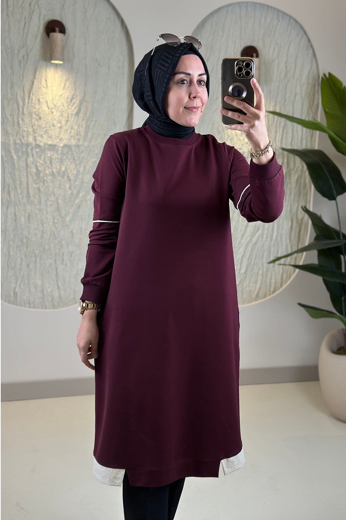 Tesettür Tunik ModelleriYaka ve Kol Ribanalı Garnili Cepli Kadın Tunik Bordo KADO 262376