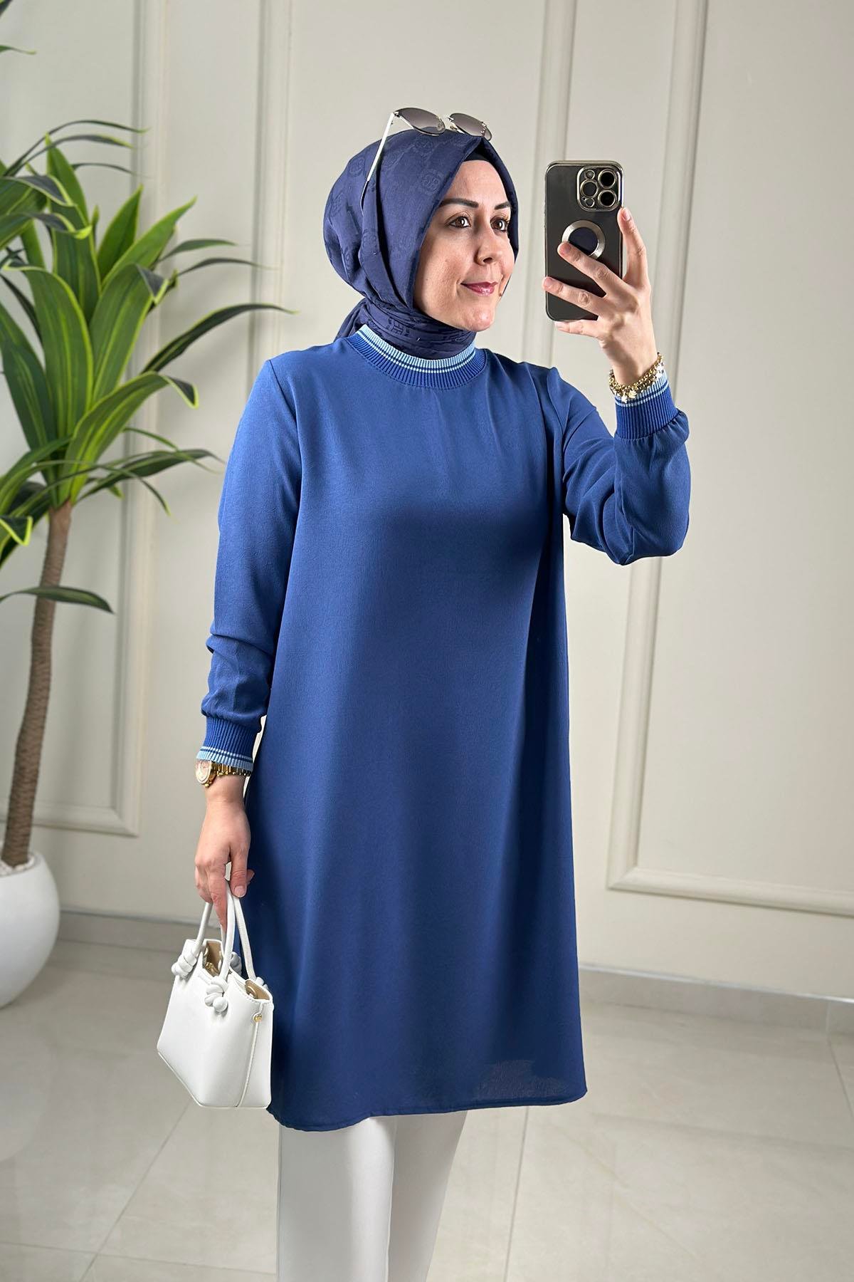 Tesettür Tunik ModelleriYaka ve Kol Ribanalı Renk Garnili Kadın Tunik Mavi KADO 262642