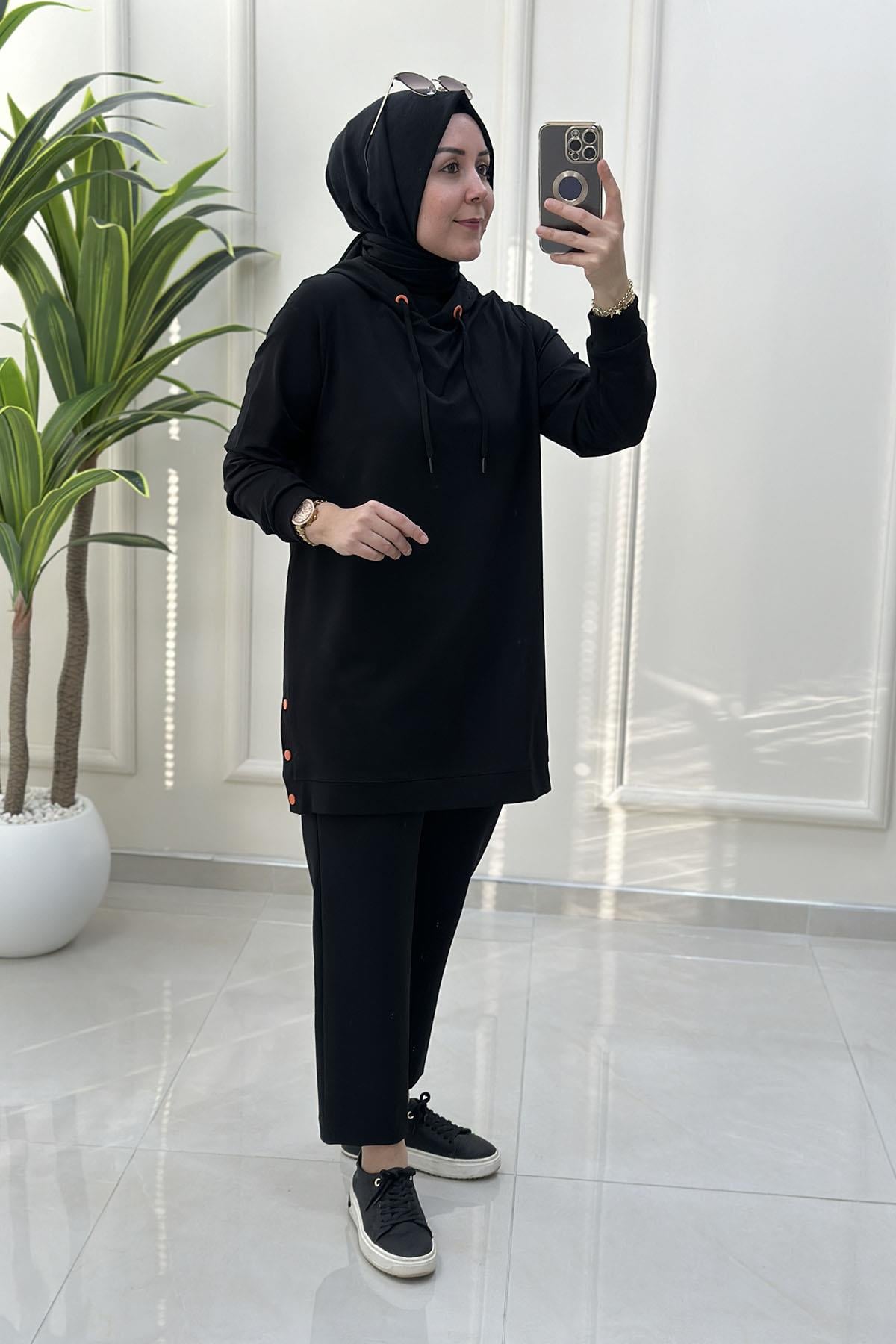 Tesettür Tunik ModelleriYanı Çıtçıtlı Kol Ribanalı Kapüşonlu Kadın Tunik Siyah KADO 8064