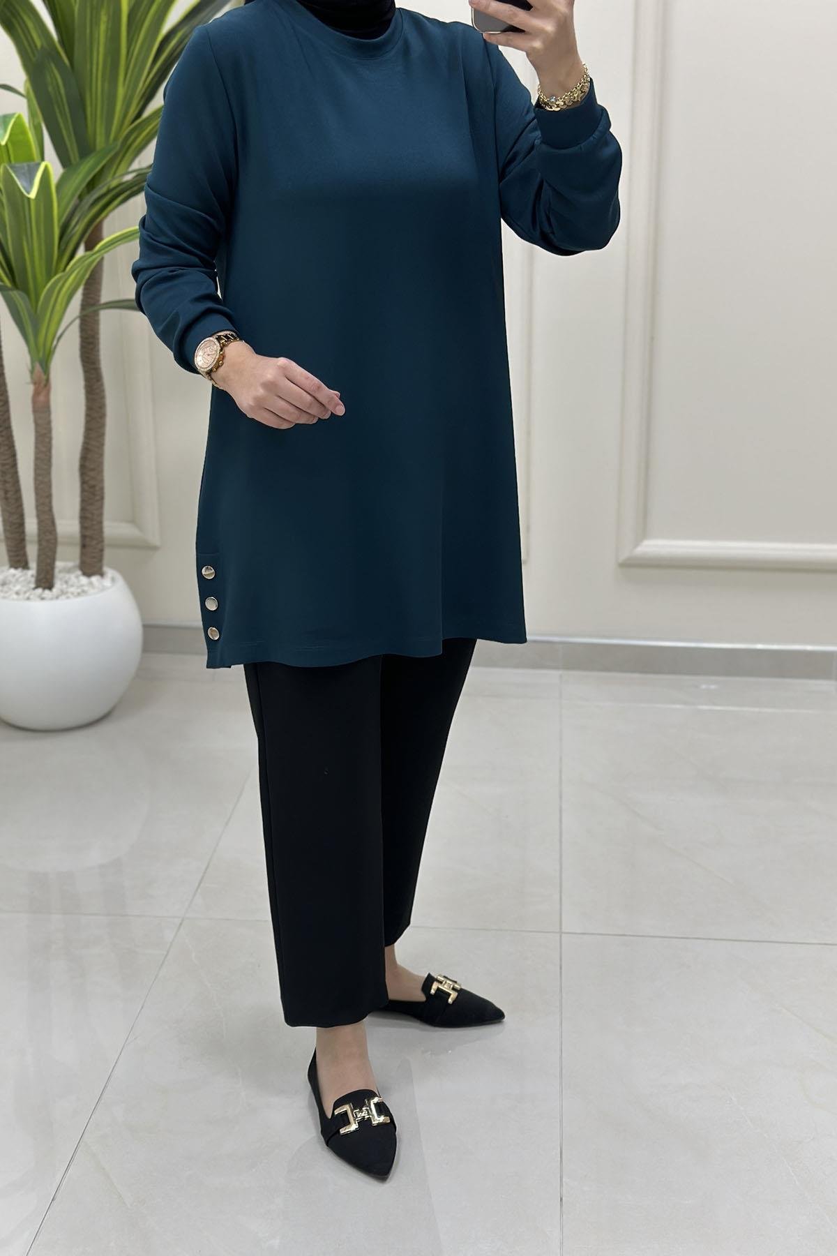 Tesettür Tunik ModelleriYanı Yırtmaç Çıtçıt Detaylı Fitilli Kadın Tunik Petrol Yeşili KADO 257304