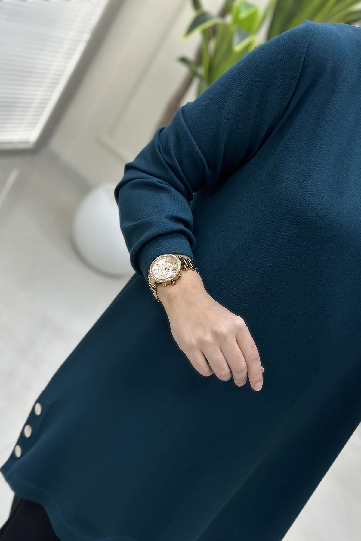 Tesettür Tunik ModelleriYanı Yırtmaç Çıtçıt Detaylı Fitilli Kadın Tunik Petrol Yeşili KADO 257304