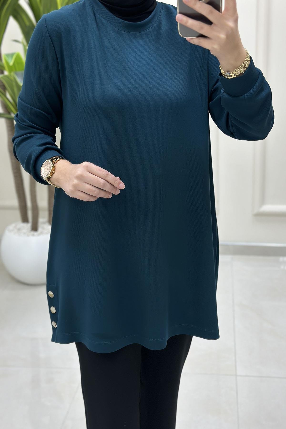 Tesettür Tunik ModelleriYanı Yırtmaç Çıtçıt Detaylı Fitilli Kadın Tunik Petrol Yeşili KADO 257304