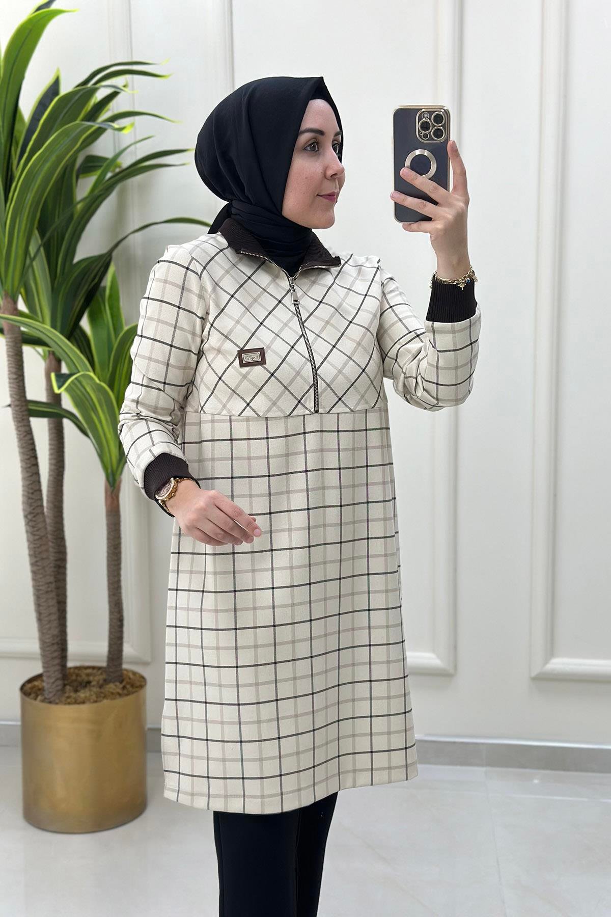 Tesettür TunikArmine Trend Ekose Desen Kolu ve Yakası Örme Detaylı Kadın Tunik Bej ARM 416