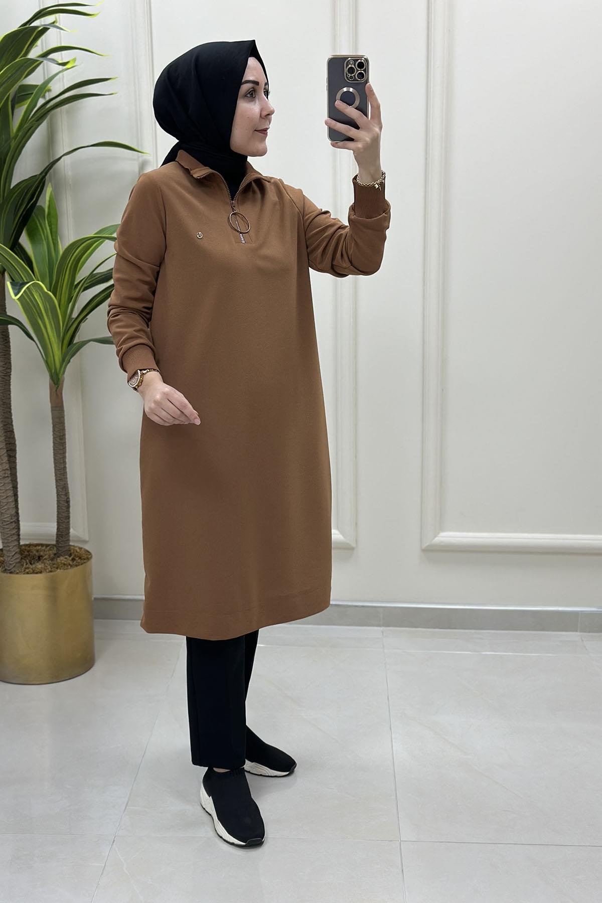 Tesettür TunikArmine Trend Yakası ve Kolu Ribanalı Kadın Tunik Camel  ARM 436