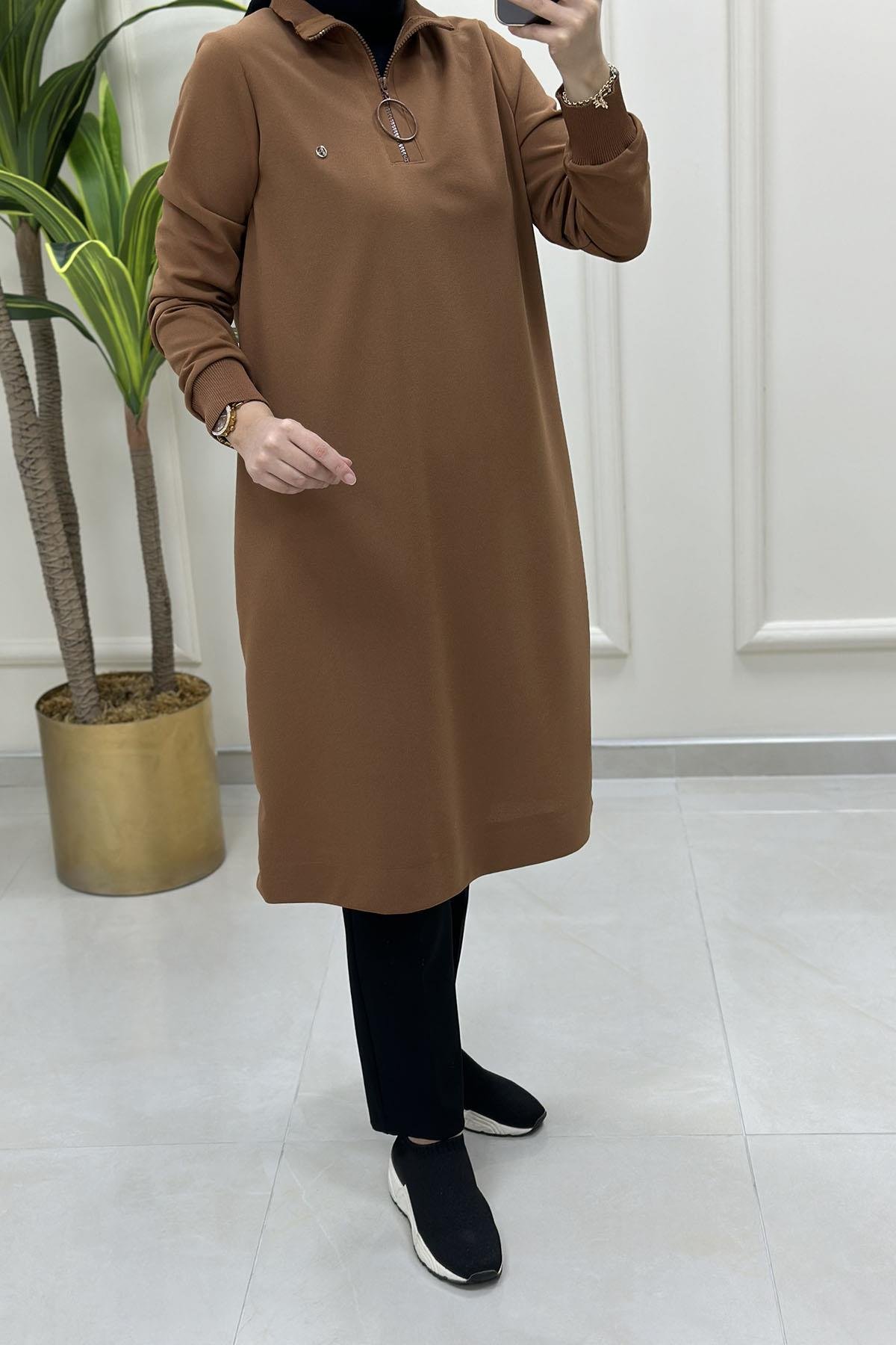 Tesettür TunikArmine Trend Yakası ve Kolu Ribanalı Kadın Tunik Camel  ARM 436