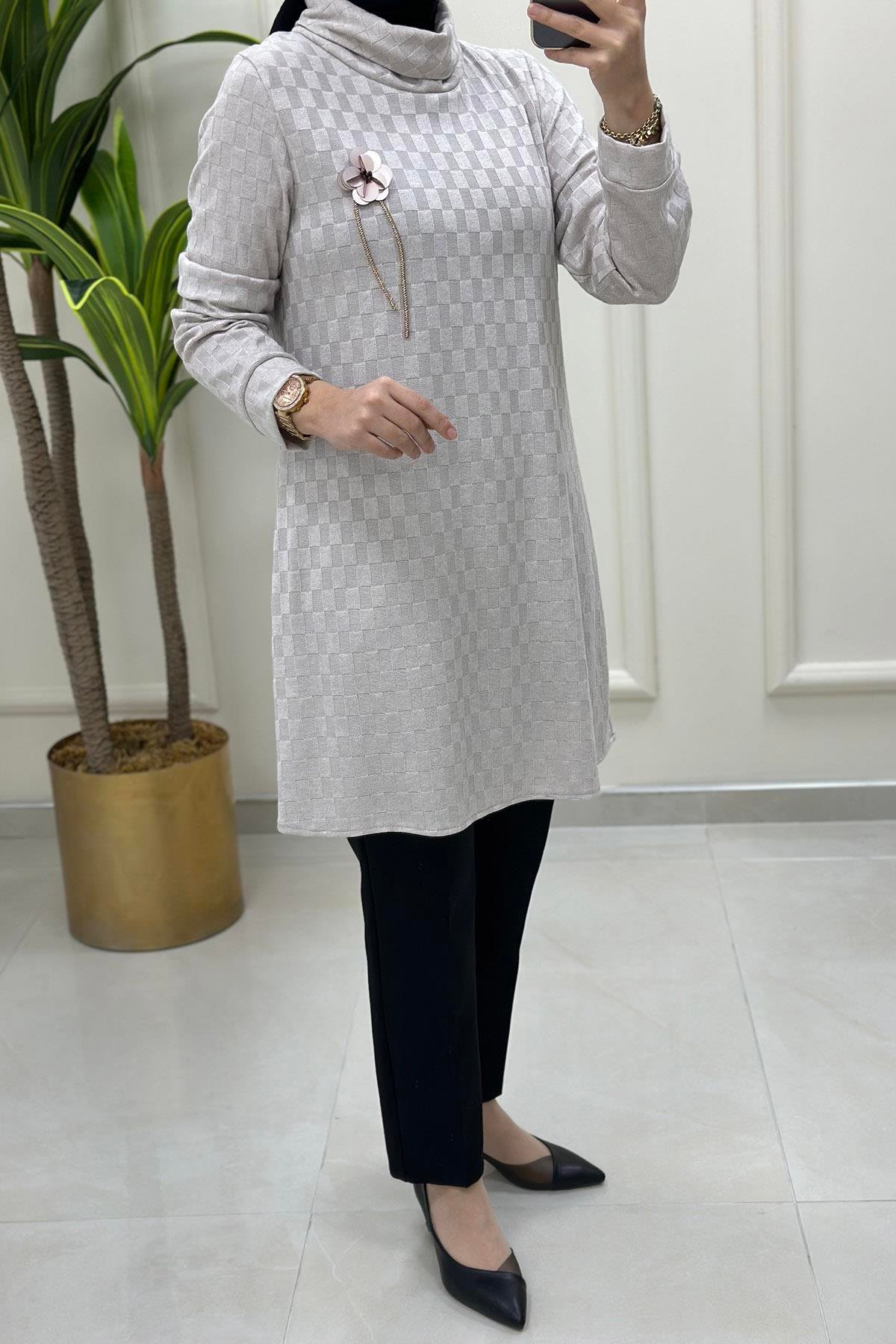 Tesettür TunikDama Desen Degaje Yaka Broşlu Triko Kadın Tunik Taş QTN 2866