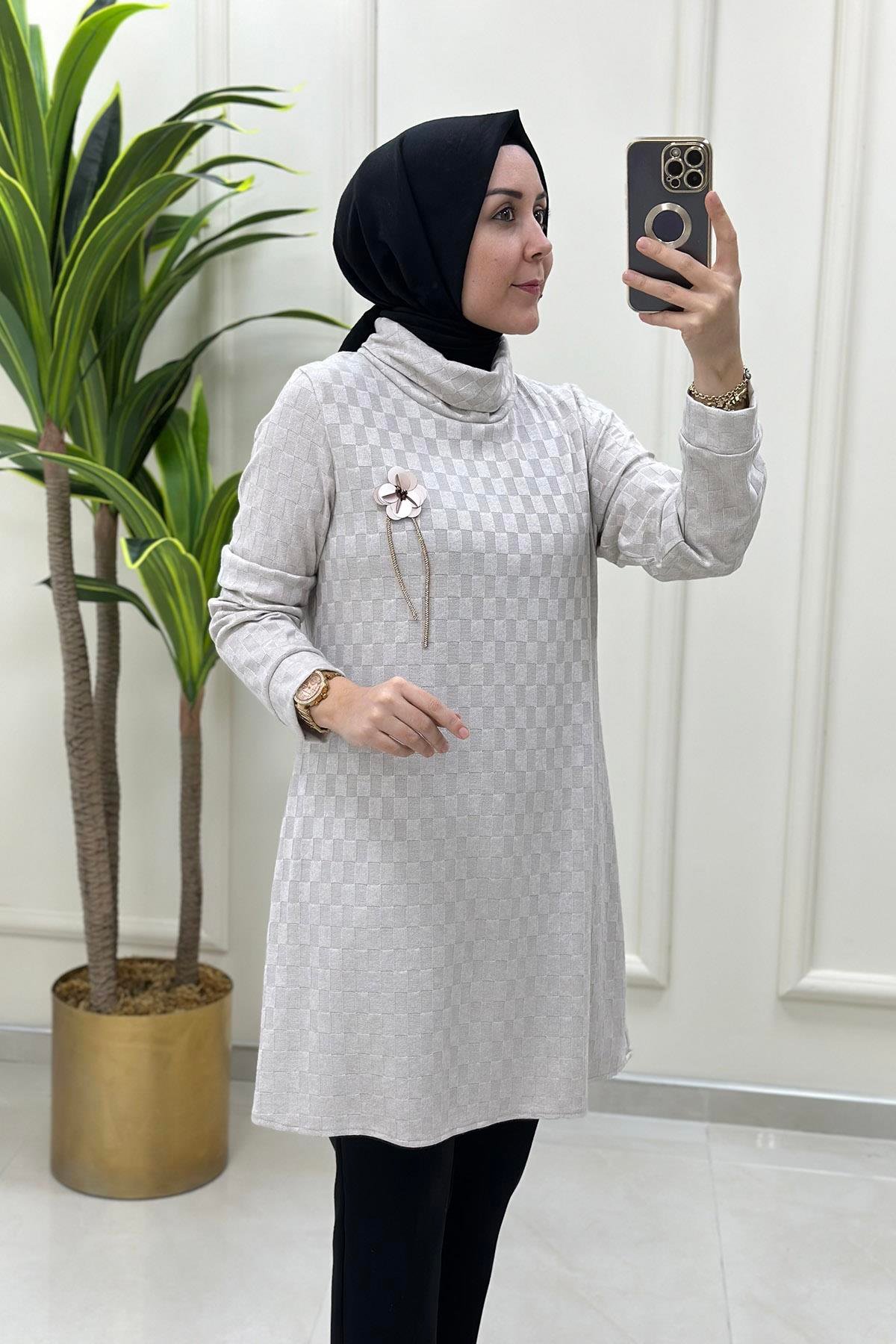 Tesettür TunikDama Desen Degaje Yaka Broşlu Triko Kadın Tunik Taş QTN 2866