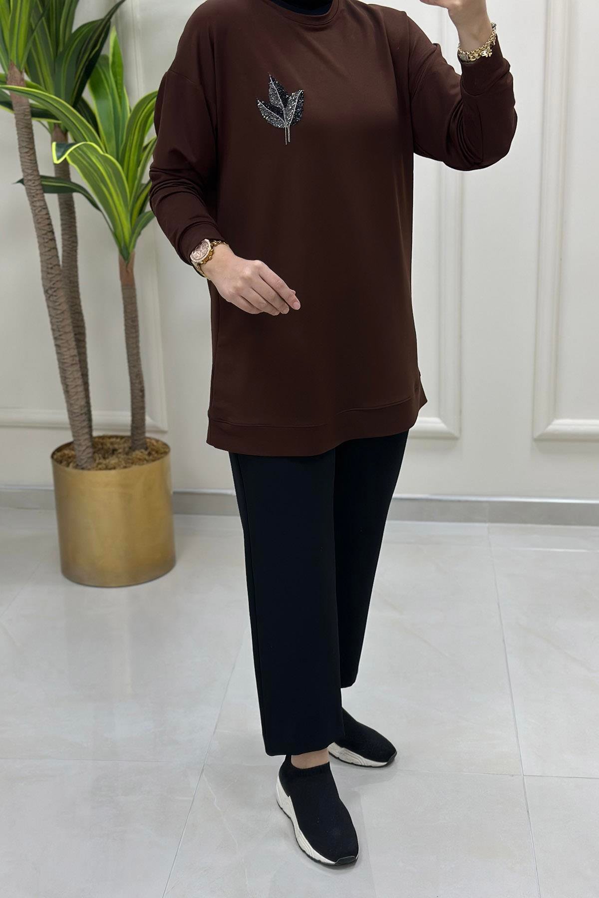 Tesettür TunikDüşük Omuz Lale Aksesuar Detaylı Kadın Tunik Kahverengi KADO 4706 