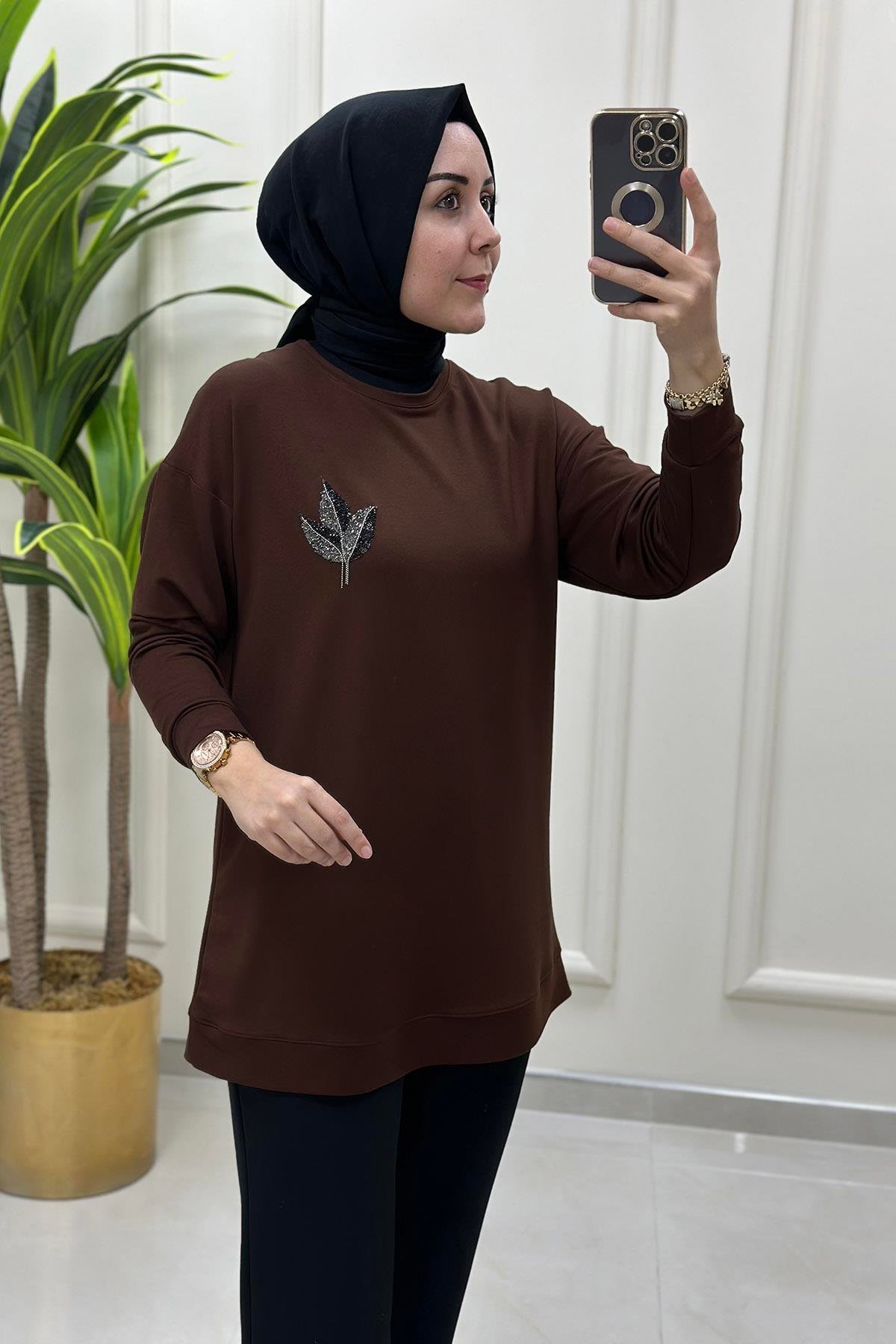 Tesettür TunikDüşük Omuz Lale Aksesuar Detaylı Kadın Tunik Kahverengi KADO 4706 