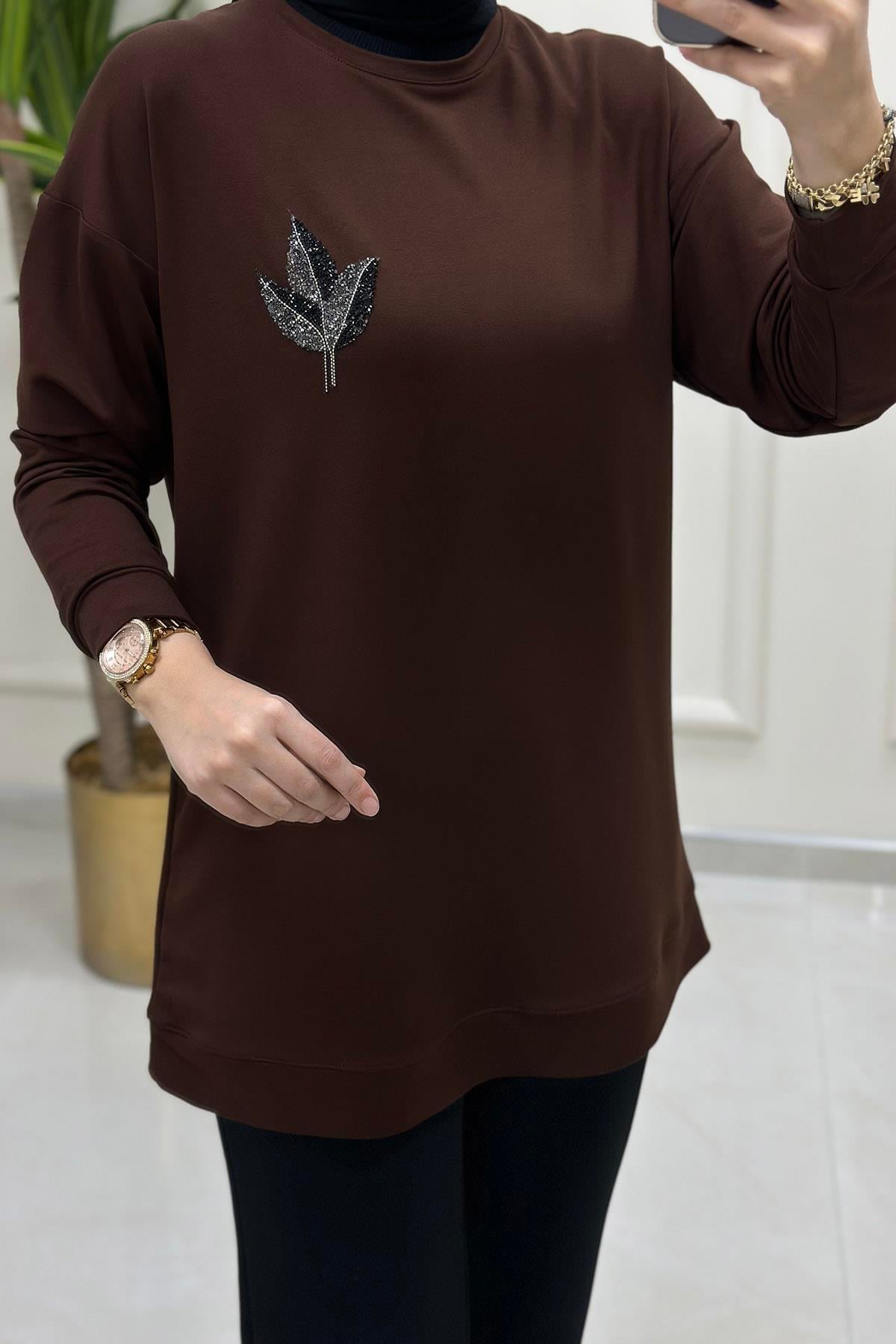 Tesettür TunikDüşük Omuz Lale Aksesuar Detaylı Kadın Tunik Kahverengi KADO 4706 