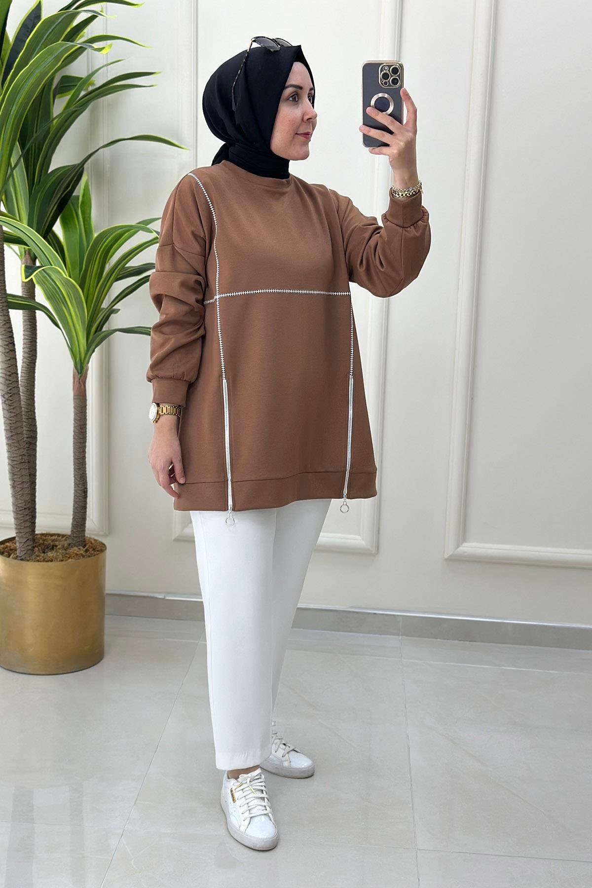 Tesettür TunikDüşük Omuz Önü Dikiş ve Fermuar Detaylı Kadın Tunik Taba MSE 3204