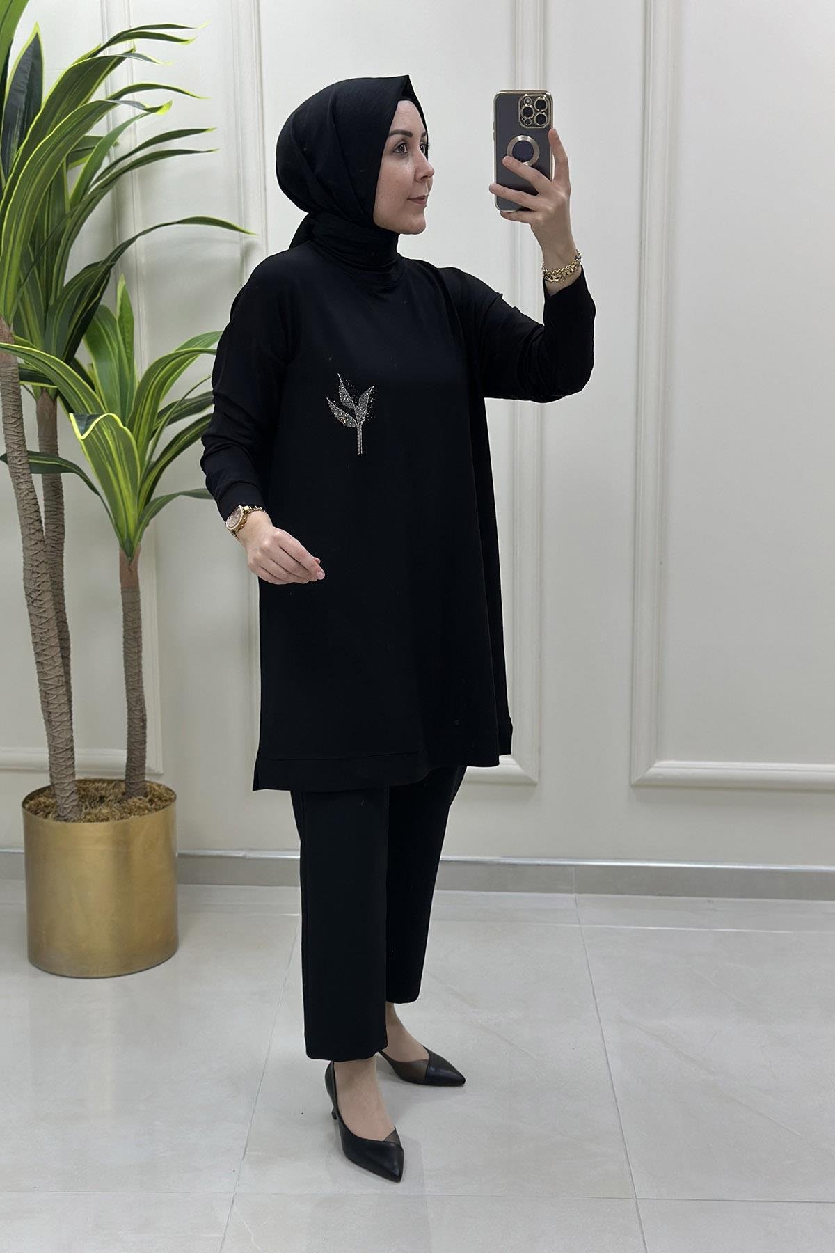 Tesettür TunikDüşük Omuz Taşlı Lale Baskılı Kadın Tunik Siyah KADO 9653