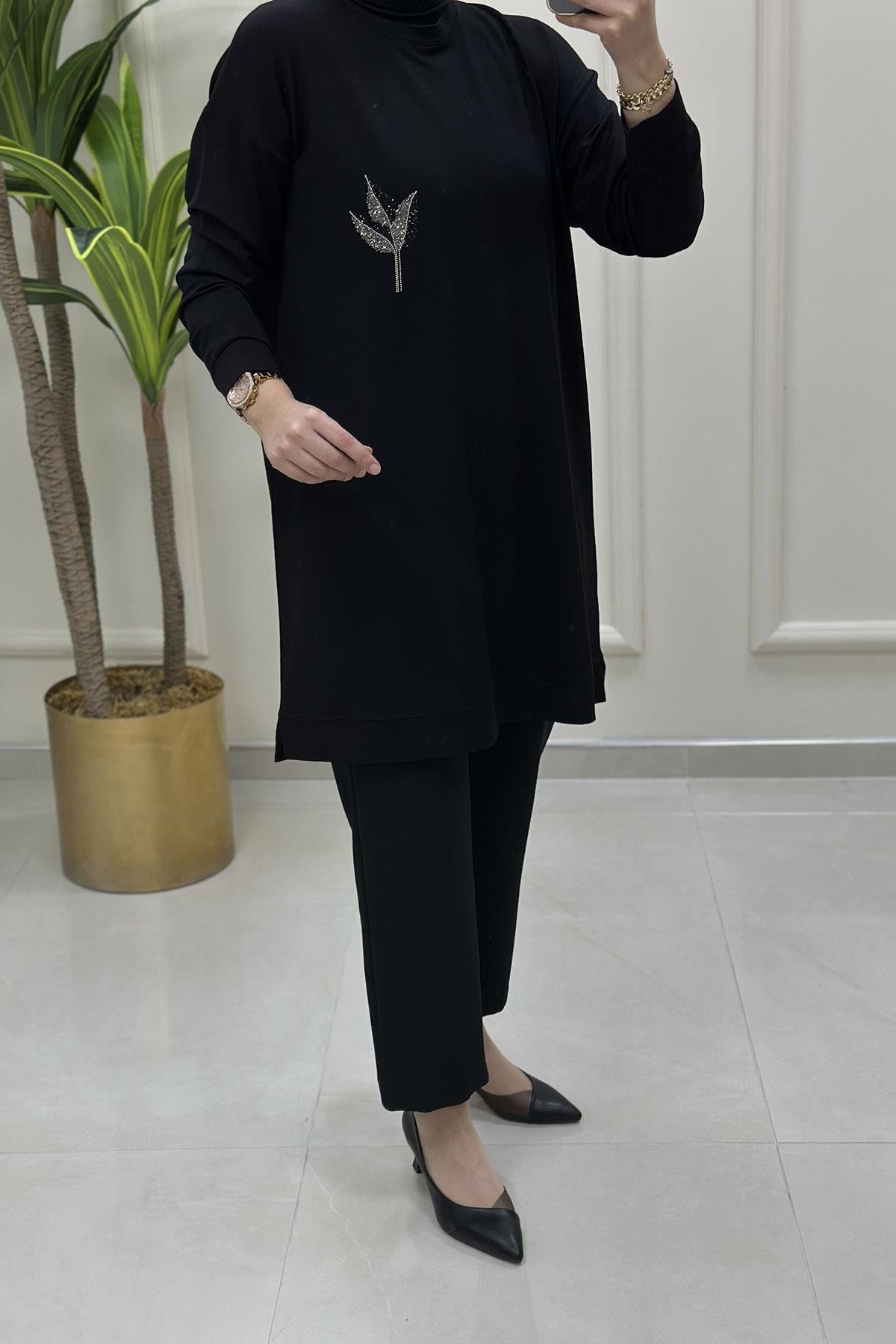 Tesettür TunikDüşük Omuz Taşlı Lale Baskılı Kadın Tunik Siyah KADO 9653