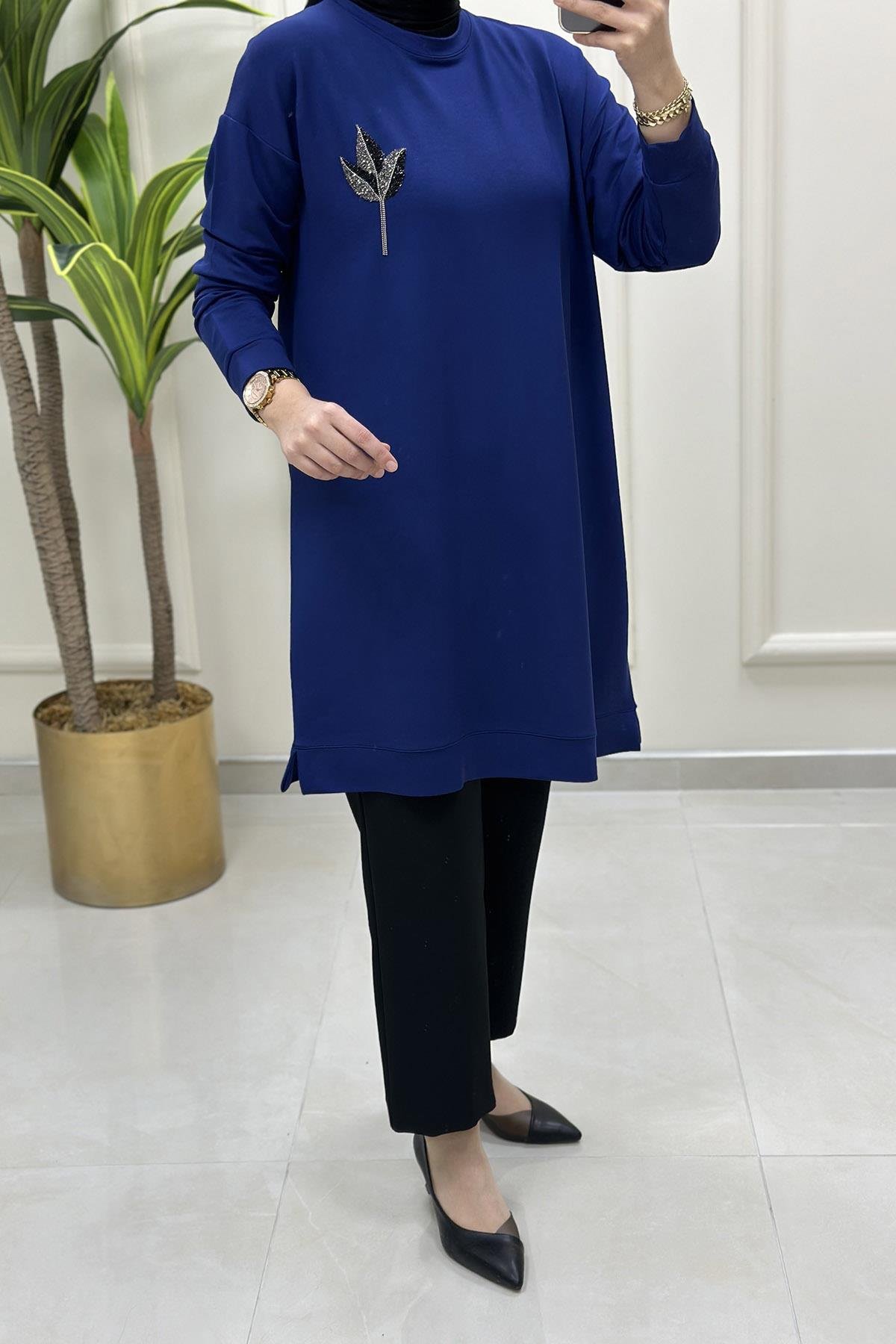 Tesettür TunikDüşük Omuz Taşlı Lale Baskılı Kadın Tunik Koyu Saks Mavisi KADO 9653