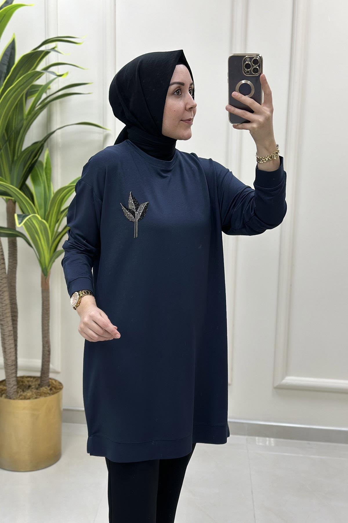 Tesettür TunikDüşük Omuz Taşlı Lale Baskılı Kadın Tunik Antrasit KADO 9653