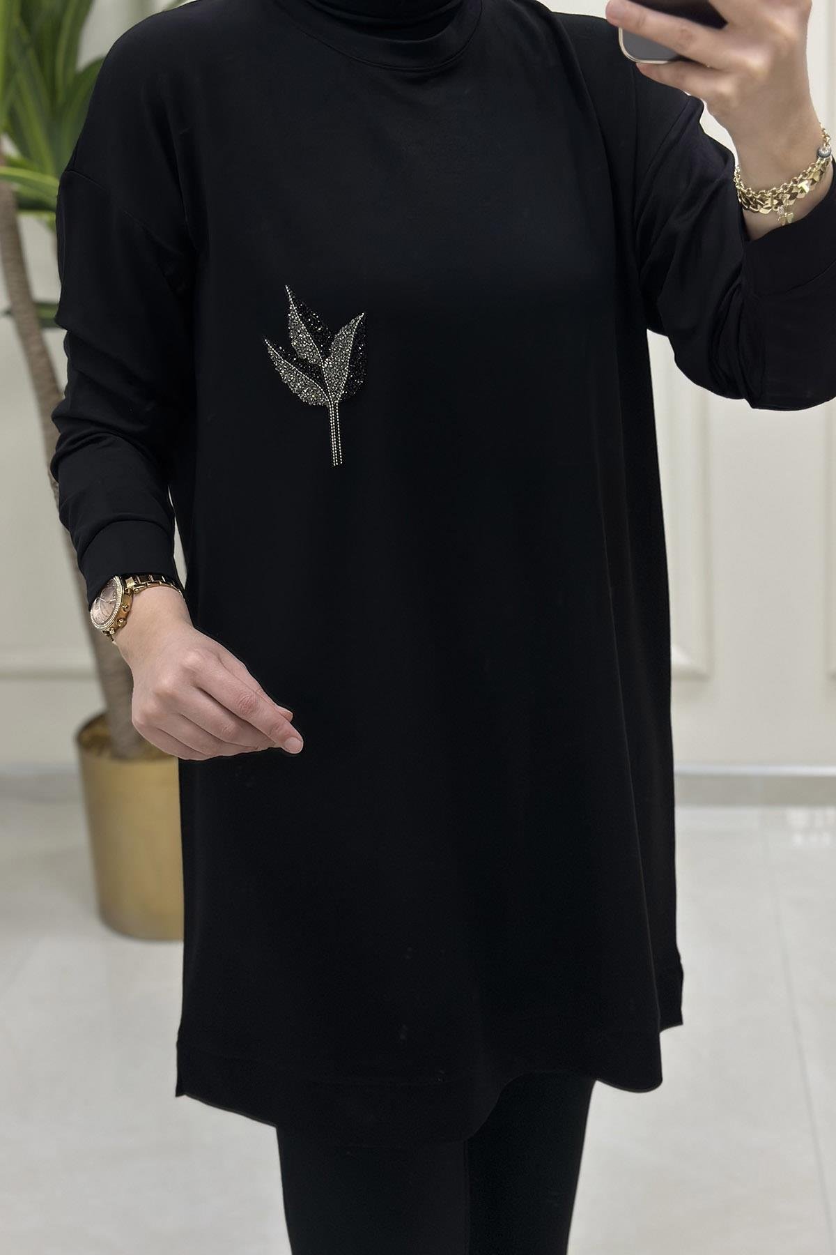 Tesettür TunikDüşük Omuz Taşlı Lale Baskılı Kadın Tunik Siyah KADO 9653