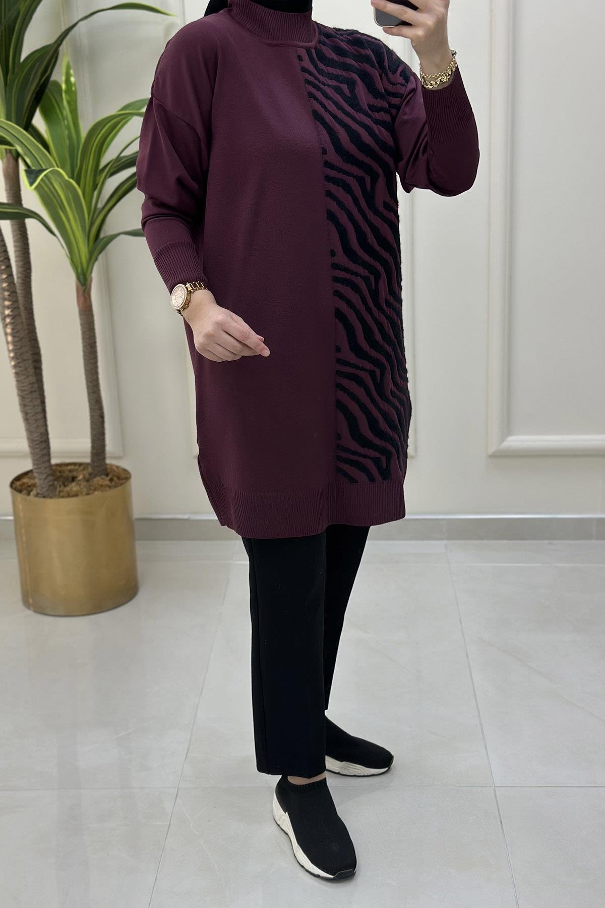 Tesettür TunikDüşük Omuz Zebra Desen Garnili Triko Kadın Tunik Mürdüm KADO 46107