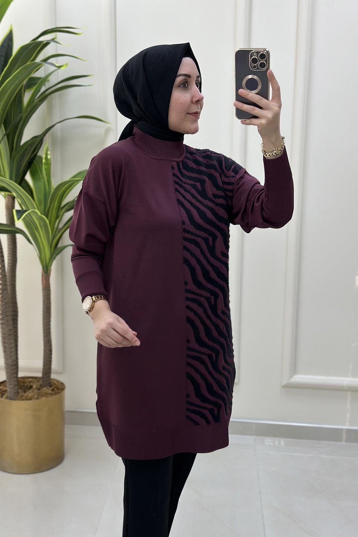 Tesettür TunikDüşük Omuz Zebra Desen Garnili Triko Kadın Tunik Mürdüm KADO 46107