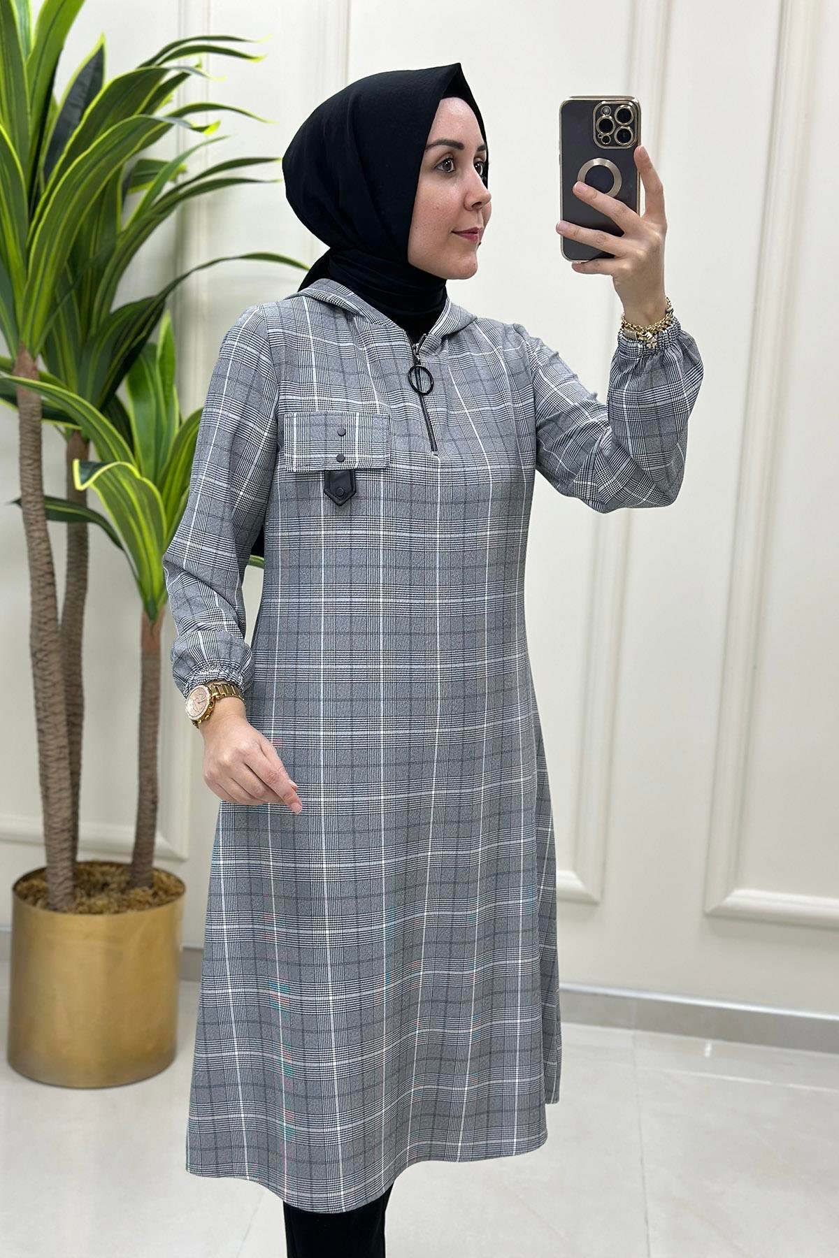 Tesettür TunikEkose Desen Önü Yarım Fermuarlı Kapüşonu Fileli Kadın Tunik Siyah CNR 1860