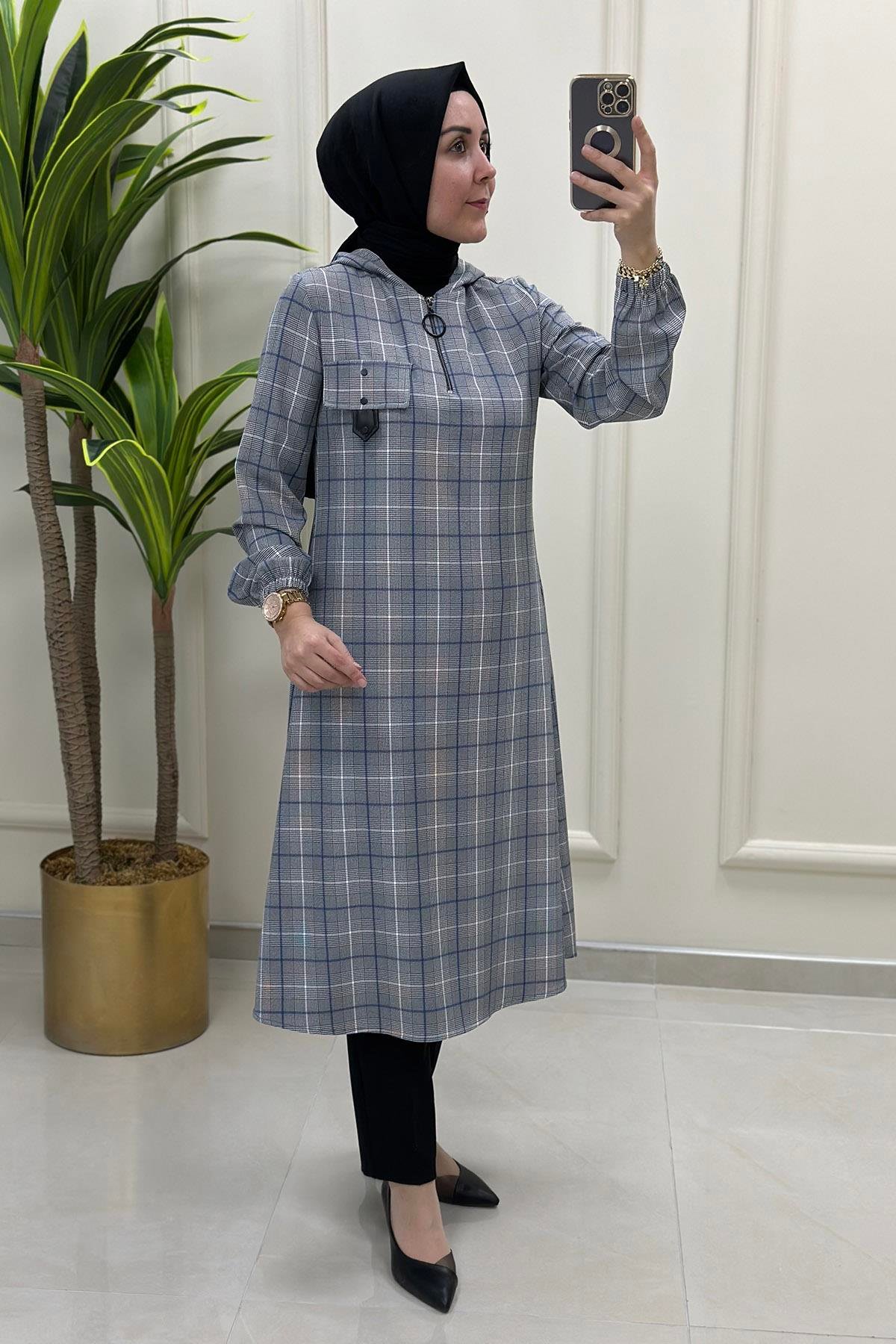 Tesettür TunikEkose Desen Önü Yarım Fermuarlı Kapüşonu Fileli Kadın Tunik Mavi CNR 1860