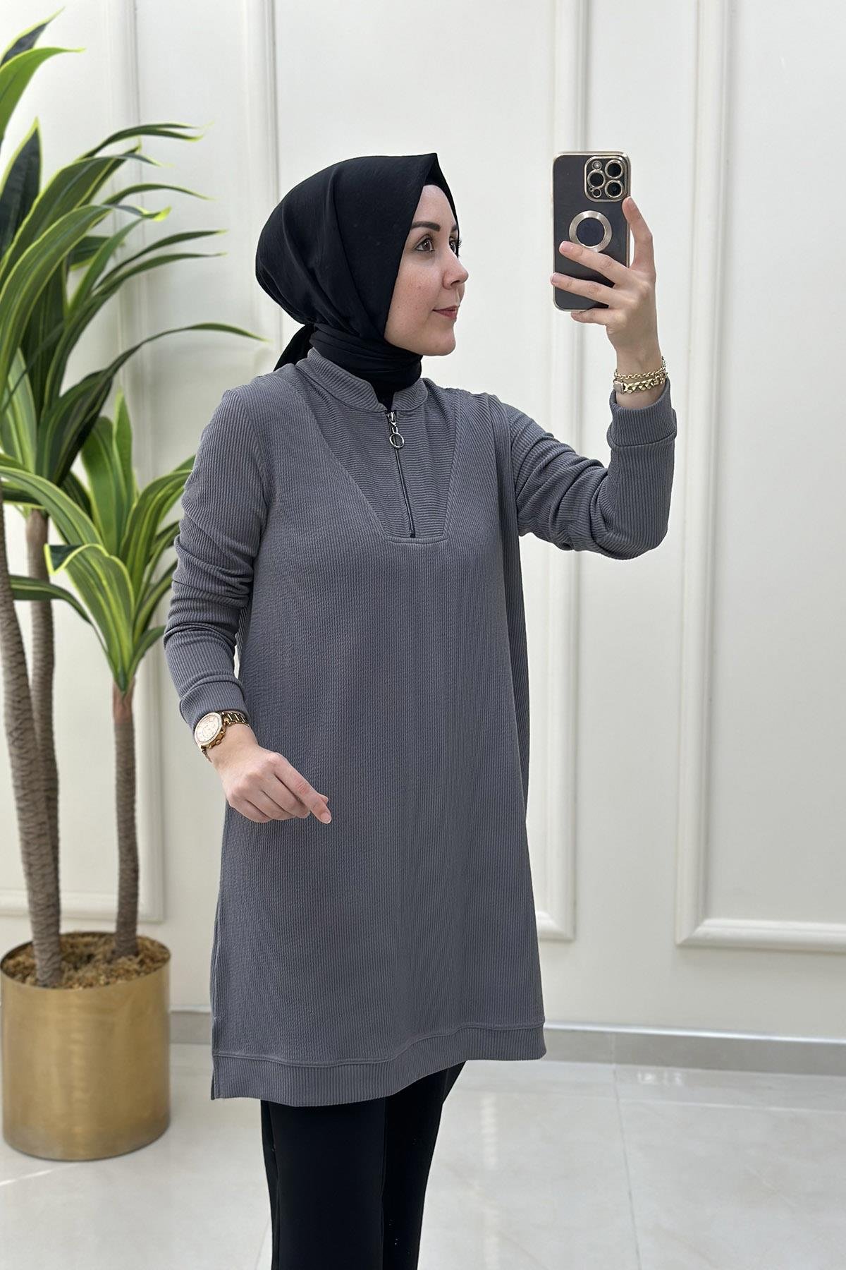 Tesettür TunikHakim Yaka Fermuar Detaylı Fitilli Kadın Örme Tunik Gri KADO 9690