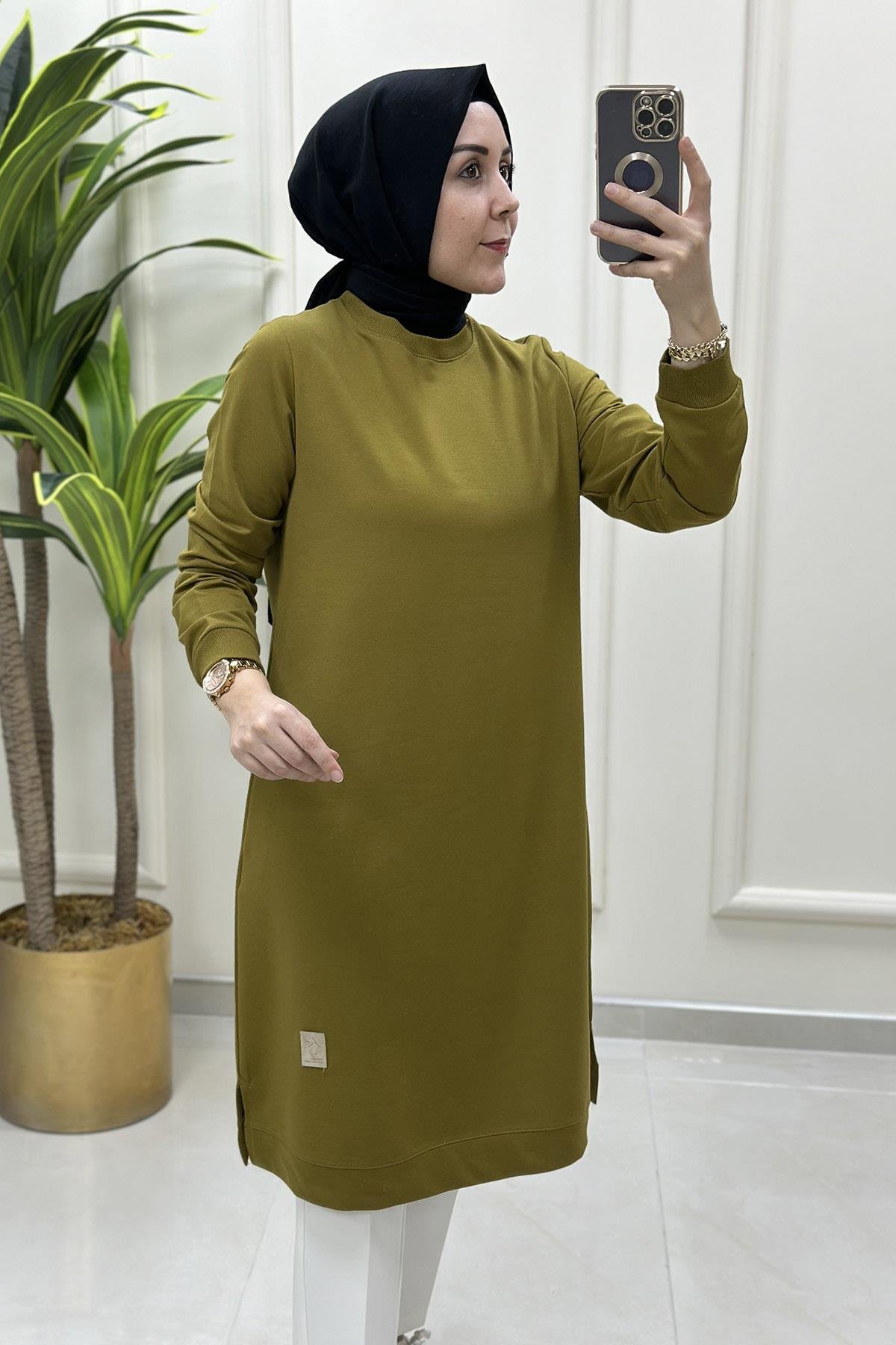 Tesettür TunikKol Ve Etek Ucu Ribanalı Spor Kadın Tunik Yağ Yeşili KADO 7194
