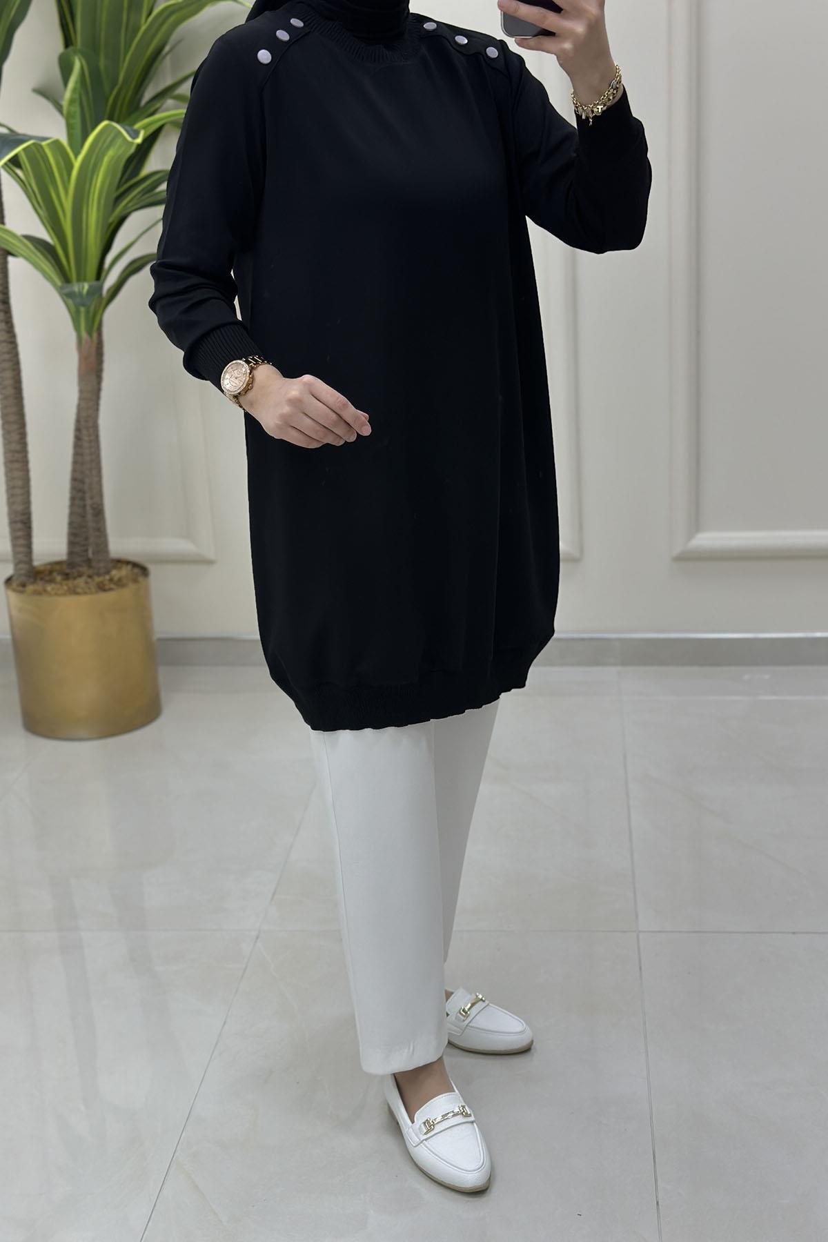 Tesettür TunikOmuz Düğme Detaylı Ribanalı Kadın Tunik Siyah KADO 251443