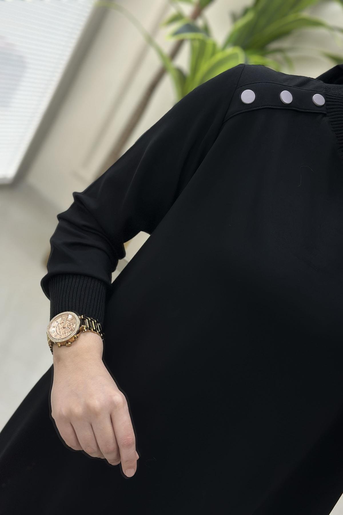 Tesettür TunikOmuz Düğme Detaylı Ribanalı Kadın Tunik Siyah KADO 251443