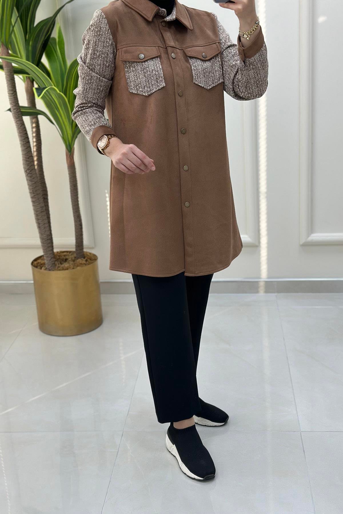 Tesettür TunikÖnü Çıtçıtlı Cep ve Kol Renk Garnili Süet Kadın Tunik Taba BRL 6128