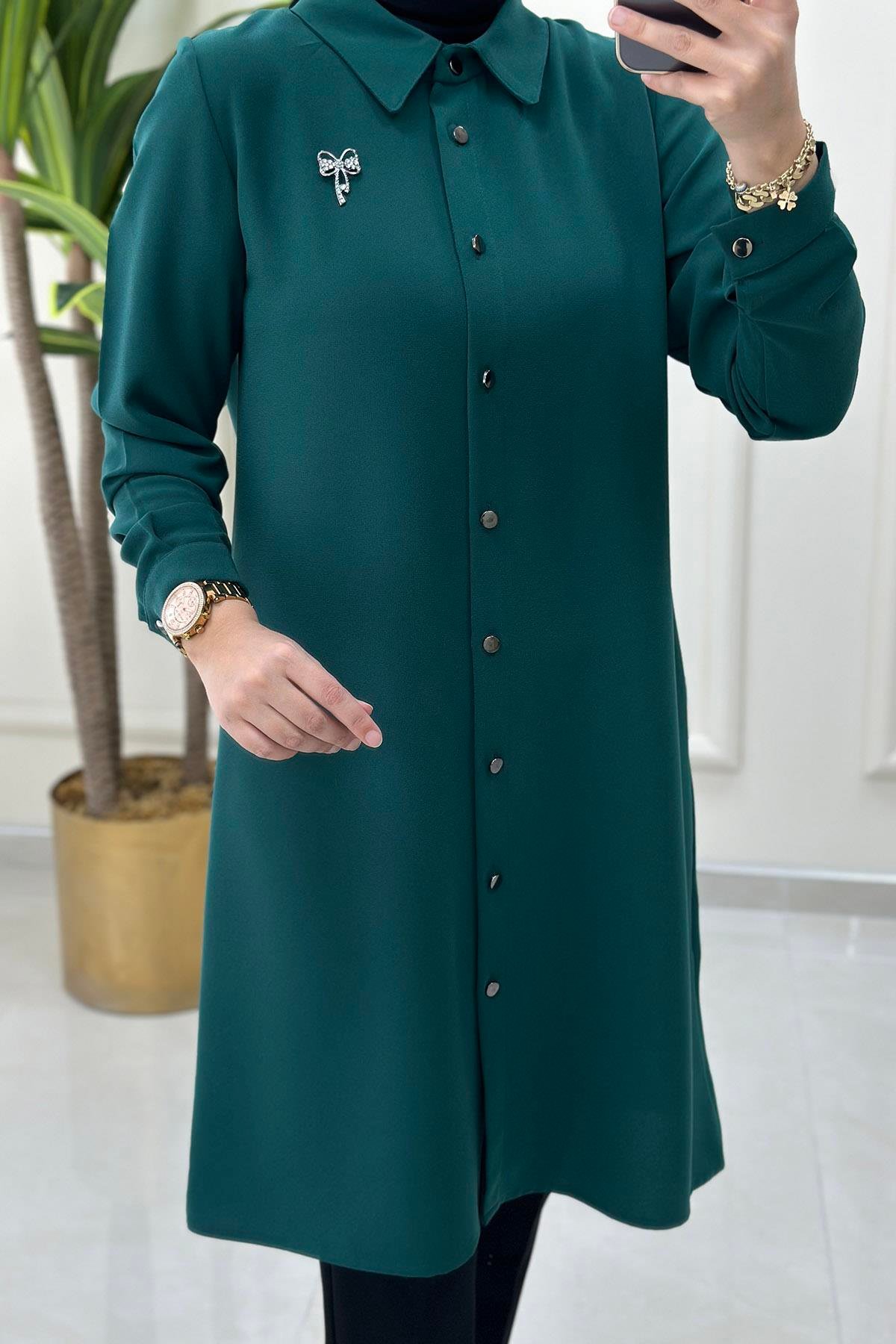 Tesettür TunikÖnü Düğmeli Broş Detaylı Kadın Tunik Benetton Yeşili MLH 4523