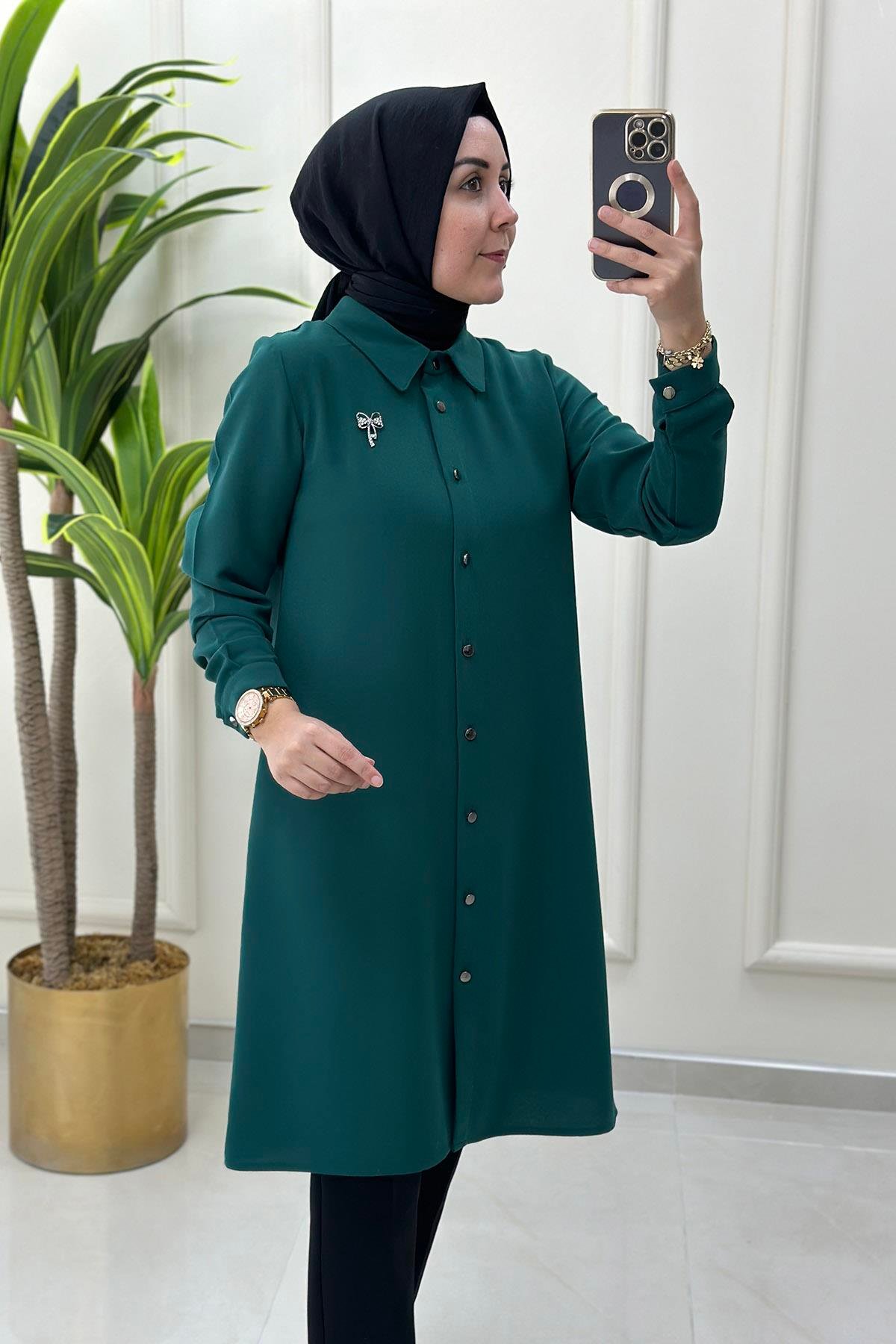 Tesettür TunikÖnü Düğmeli Broş Detaylı Kadın Tunik Benetton Yeşili MLH 4523