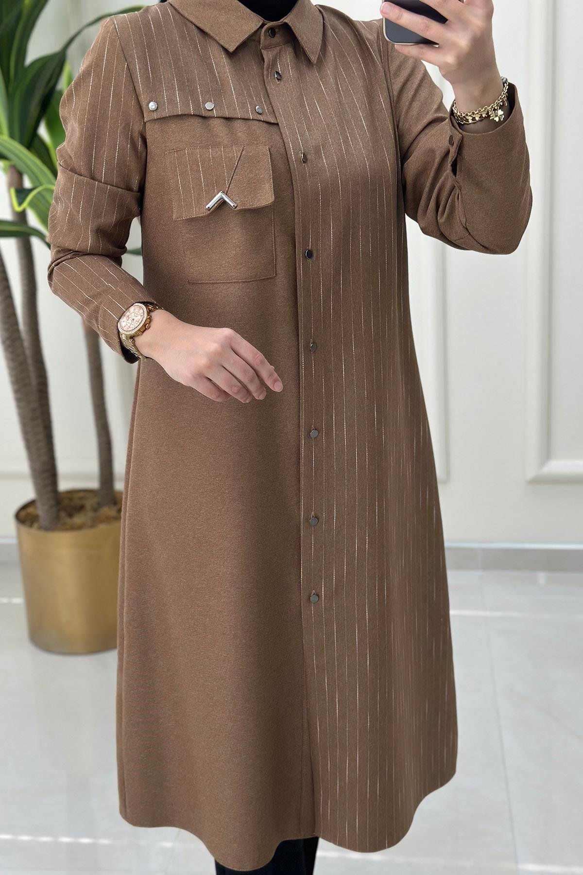 Tesettür TunikÖnü Düğmeli Çizgi Desen Garnili Cepli Kadın Tunik Camel QTN 2875