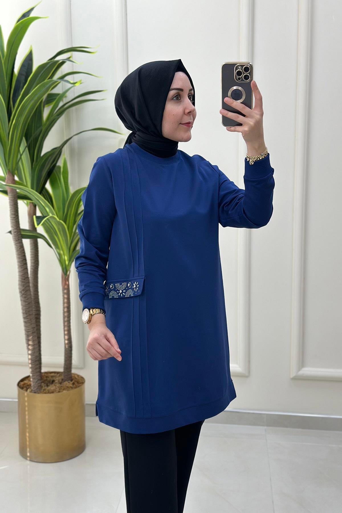 Tesettür TunikÖnü Nervürlü Cep Görünümlü Taş Detaylı Kadın Tunik Koyu İndigo KADO 8192
