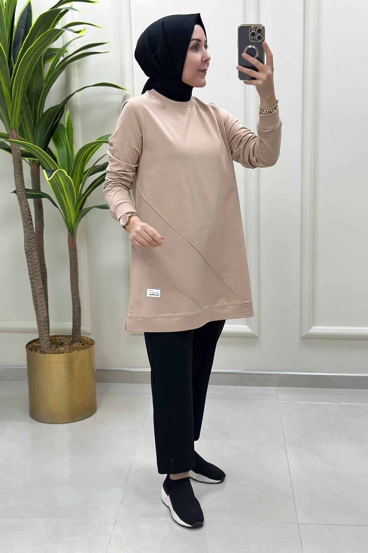 Tesettür TunikÖnü Nervürlü Yaka ve Kol Ribanalı Kadın Tunik Bej KADO 9068 