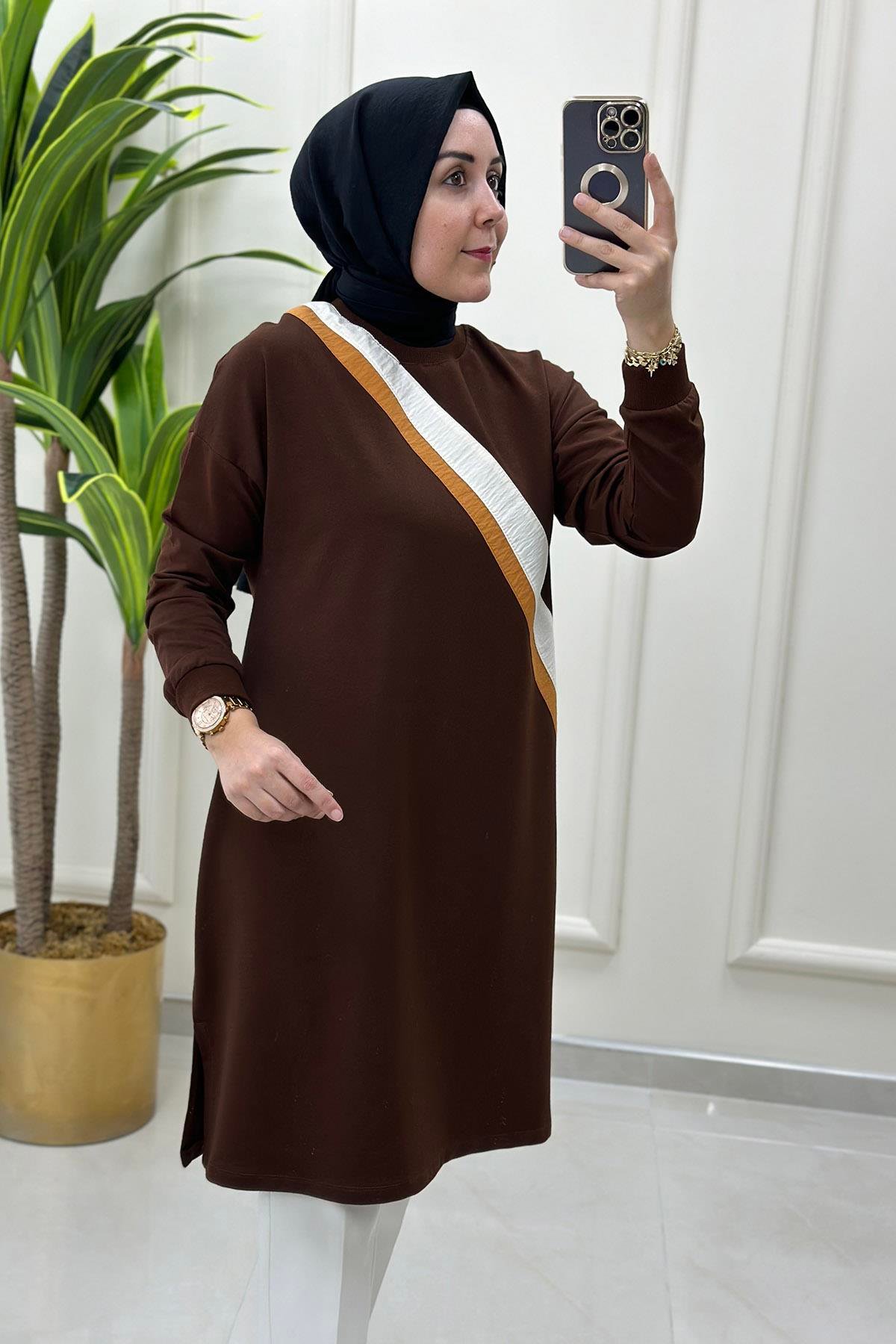 Tesettür TunikÖnü Şerit Desen Kolu  Ribanalı Kadın Tunik Kahverengi KADO 9049