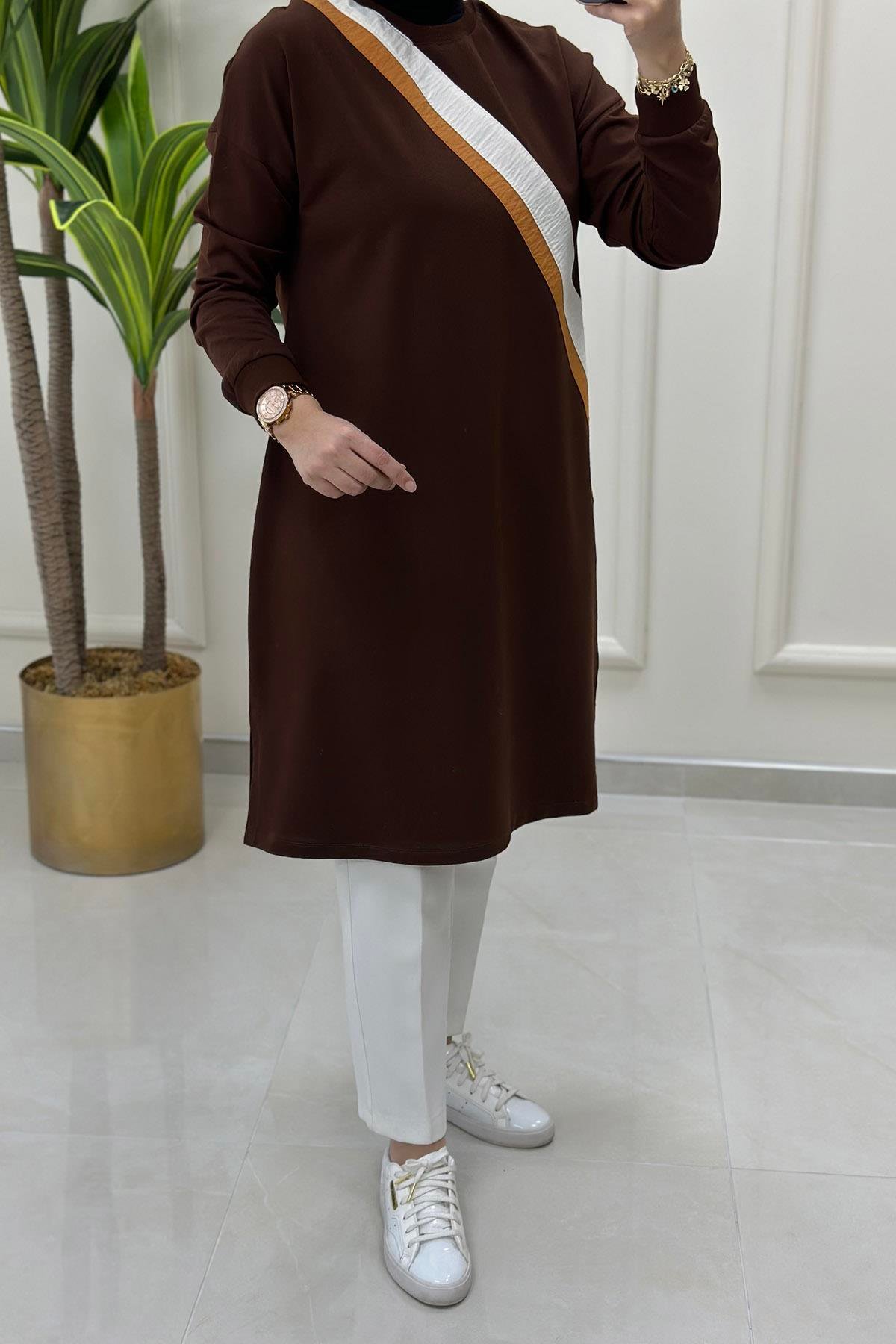 Tesettür TunikÖnü Şerit Desen Kolu  Ribanalı Kadın Tunik Kahverengi KADO 9049