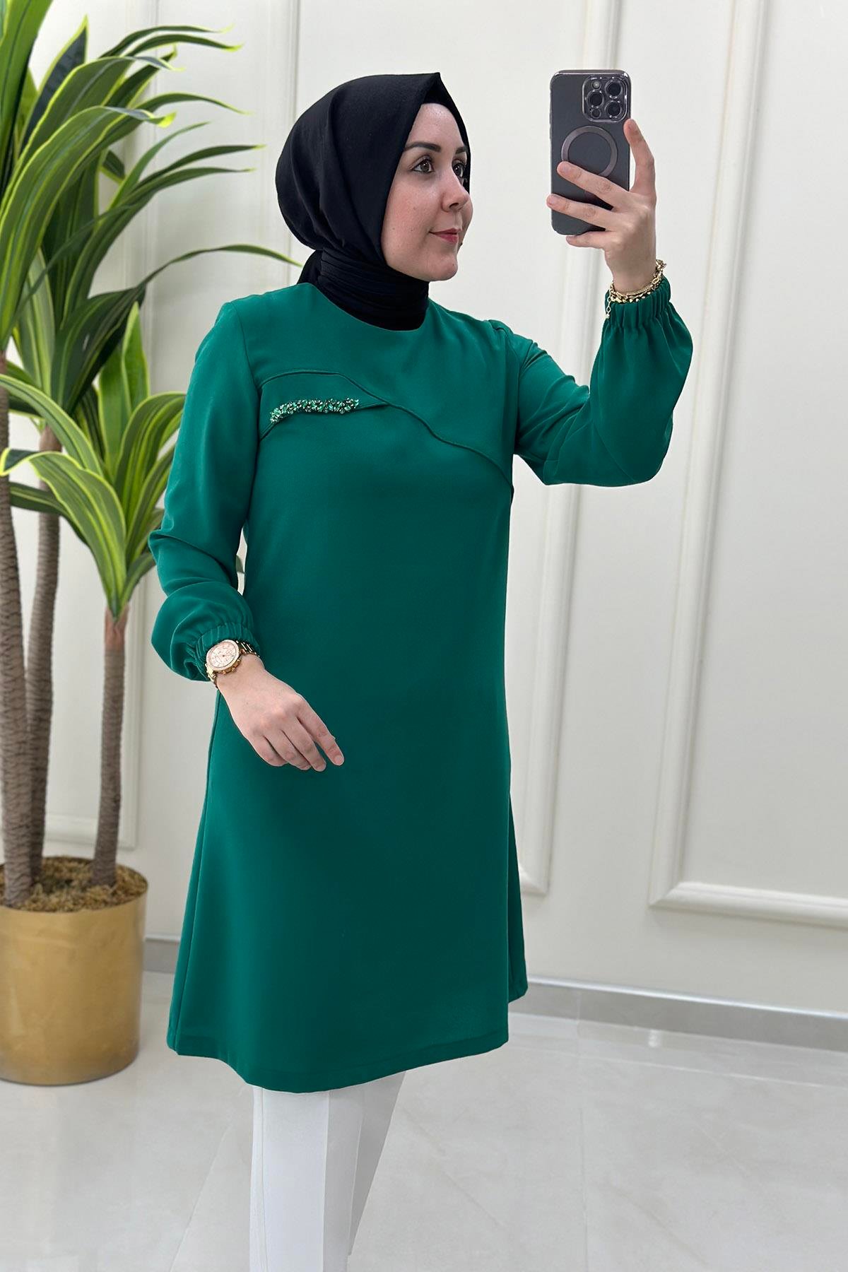 Tesettür TunikÖnü Taş Detaylı Kolu Büzgülü Kadın Tunik Benetton Yeşili MLH 4183