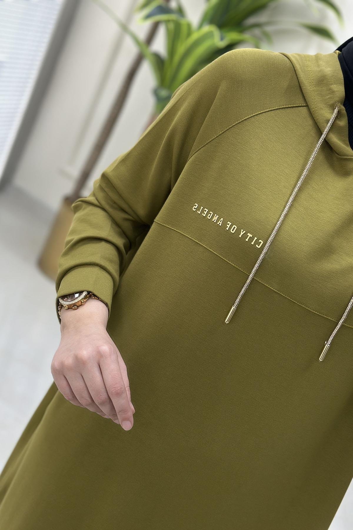 Tesettür TunikOversize Reglan Kol Kapüşonlu Kadın Tunik Yağ Yeşili KADO 251347