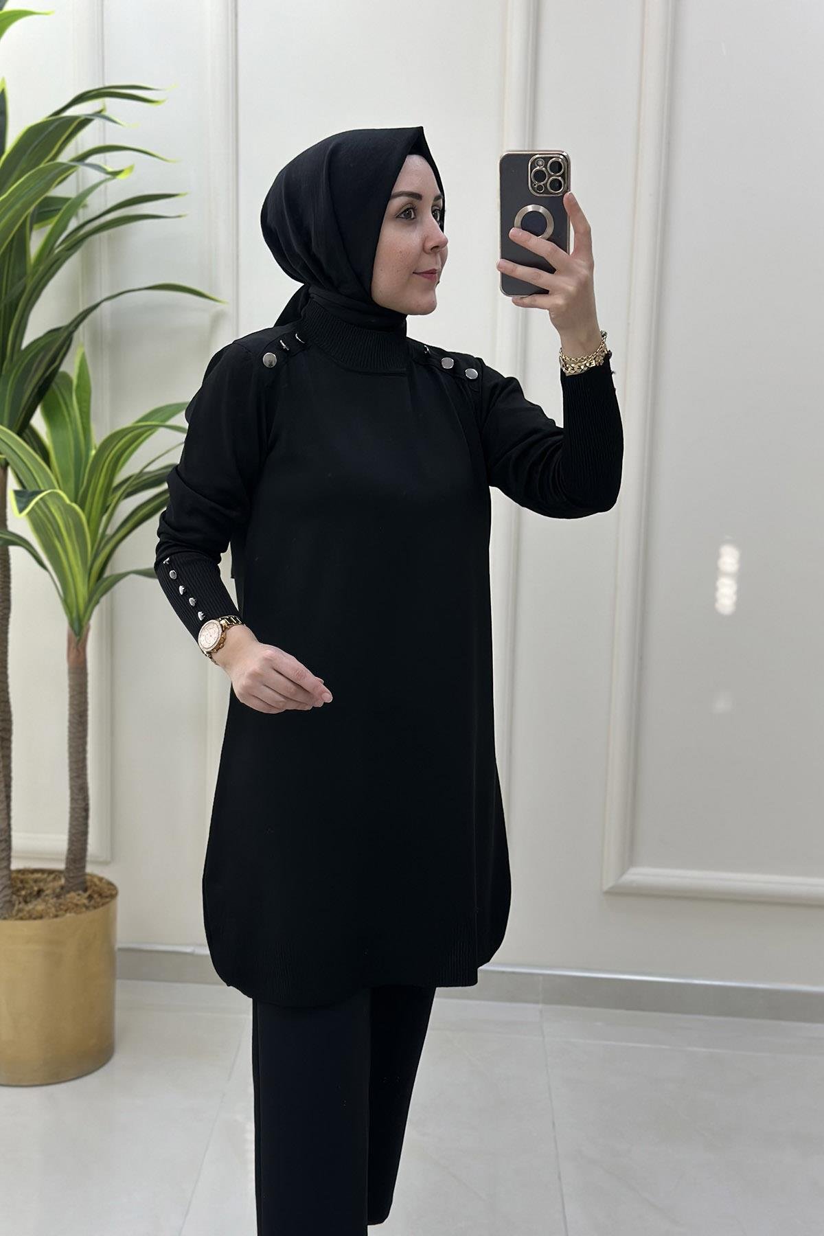Tesettür TunikYaka ve Kol Düğme Detaylı Kadın Triko Tunik Siyah KADO 46007