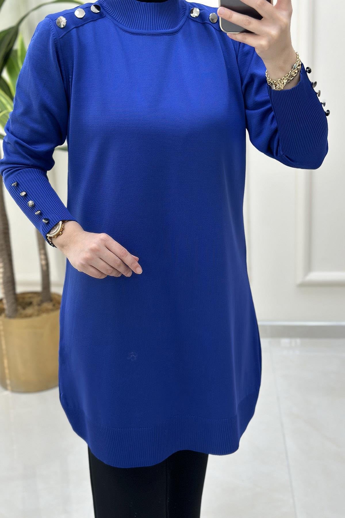 Tesettür TunikYaka ve Kol Düğme Detaylı Kadın Triko Tunik Saks Mavisi KADO 46007