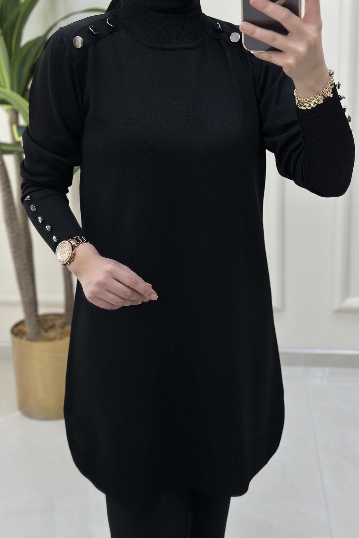 Tesettür TunikYaka ve Kol Düğme Detaylı Kadın Triko Tunik Siyah KADO 46007