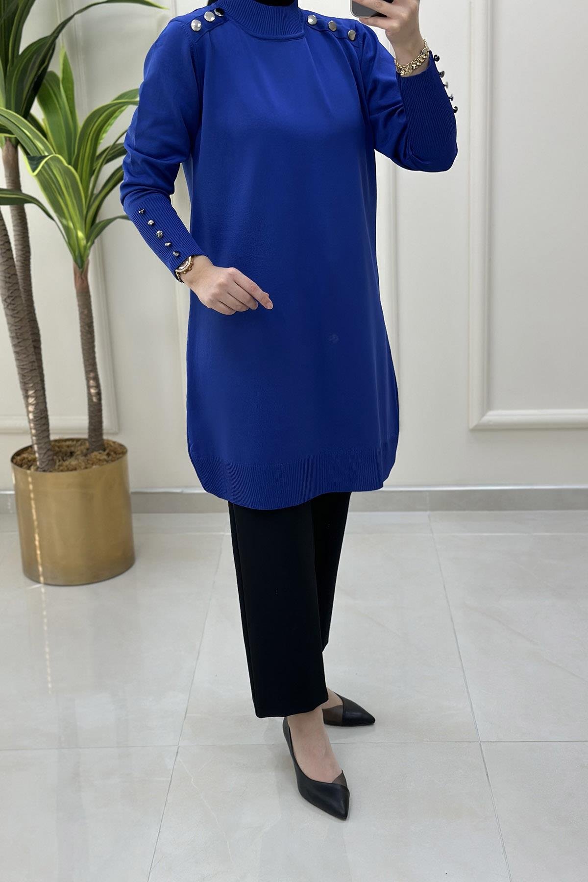 Tesettür TunikYaka ve Kol Düğme Detaylı Kadın Triko Tunik Saks Mavisi KADO 46007