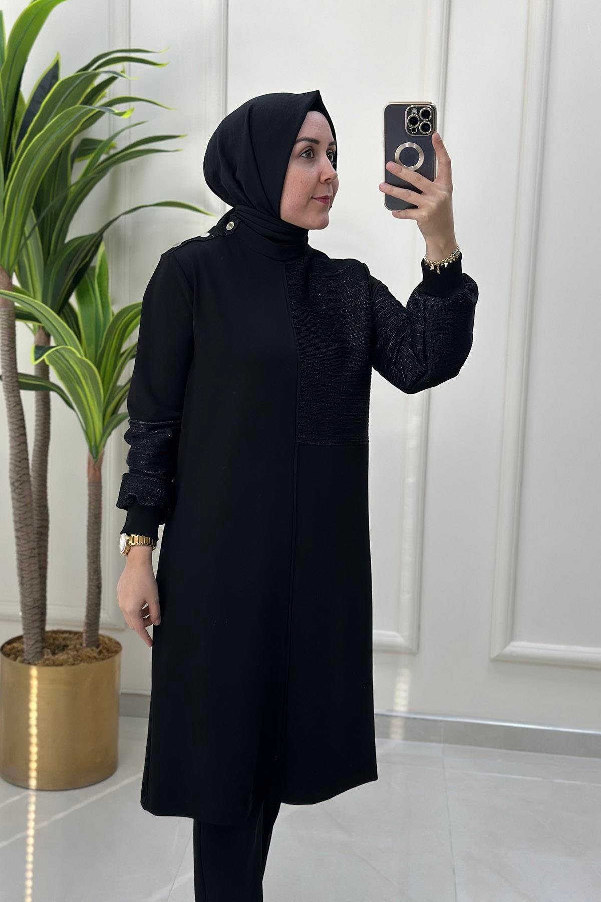 Tesettür TunikYakası Çıtçıtlı Önü Biyeli Sim Geçişli Kadın Tunik Siyah OZN 1121